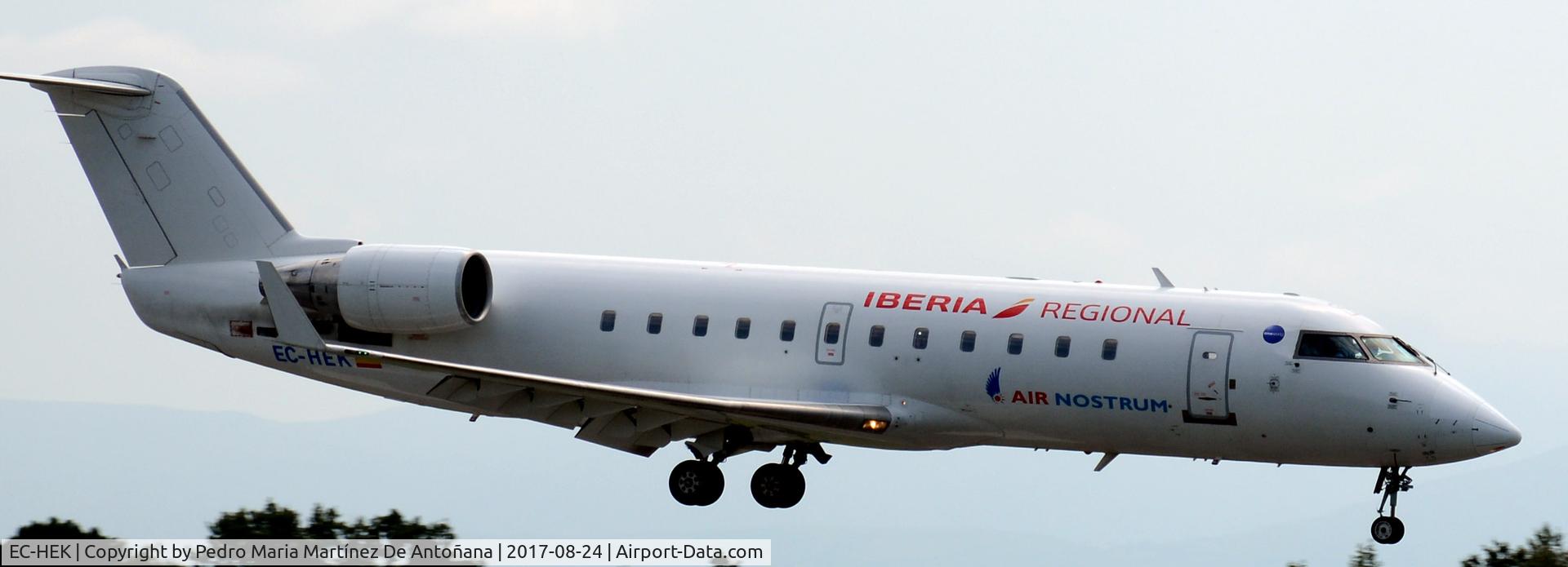 EC-HEK, 1999 Canadair CRJ-200ER (CL-600-2B19) C/N 7320, Aéroport  Biarritz-Anglet-Bayonne