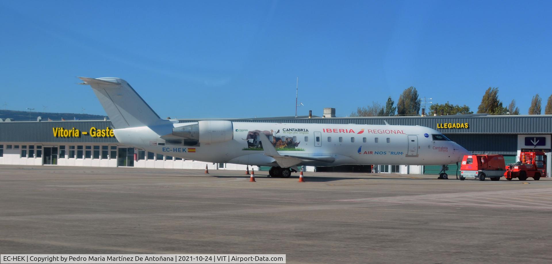 EC-HEK, 1999 Canadair CRJ-200ER (CL-600-2B19) C/N 7320, Aeropuerto de Foronda - Vitoria-Gasteiz - Euskadi - España