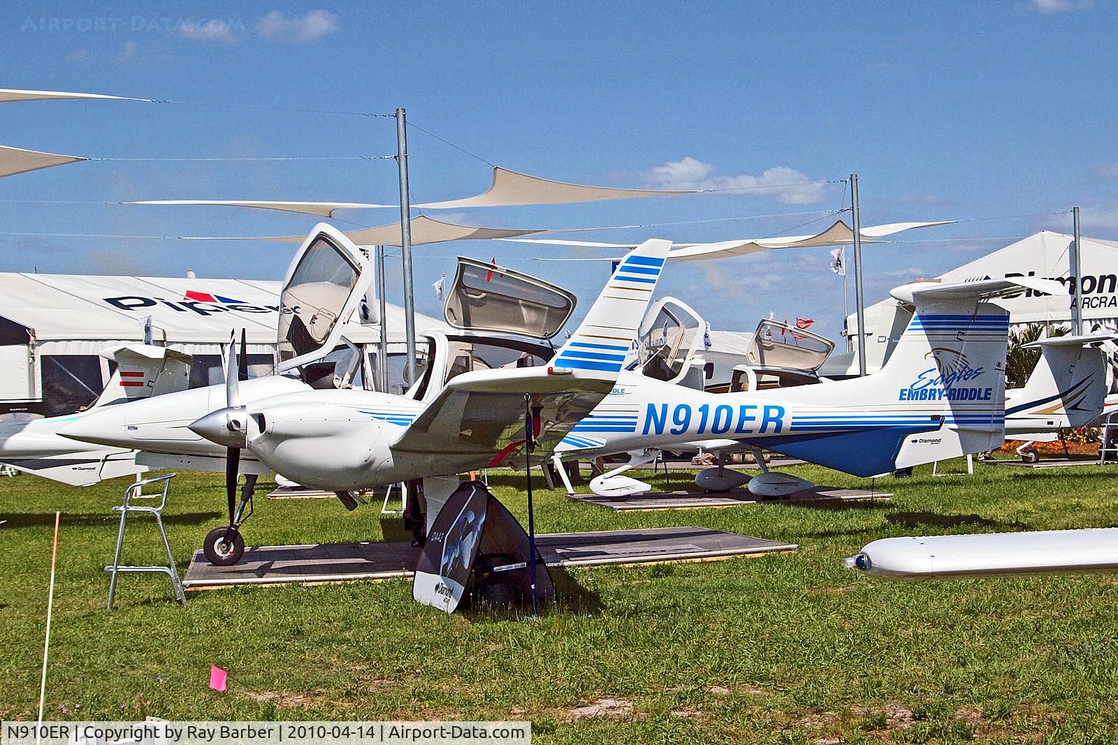 N910ER, Diamond DA-42 Twin Star C/N 42.AC138, N910ER   Diamond DA.42 Twin Star [42.AC138] (Embry-Riddle Aeronautical University) Lakeland-Linder~N 14/04/2010