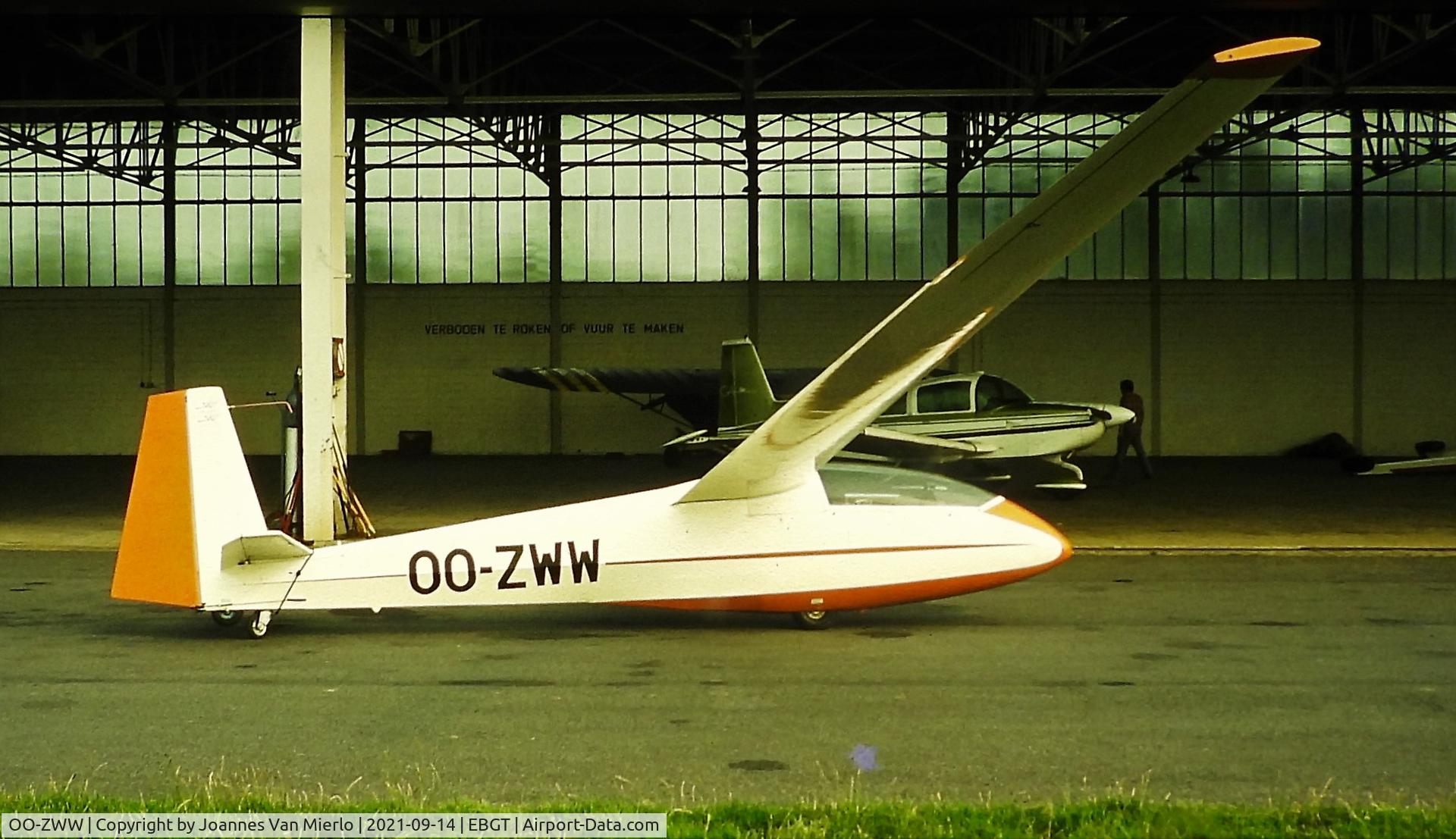 OO-ZWW, 1976 Scheibe SF-30 Club-Spatz C/N 6806, Slide scan