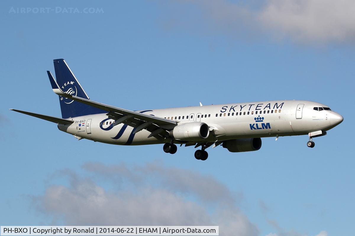 PH-BXO, 2001 Boeing 737-9K2 C/N 29599, at spl