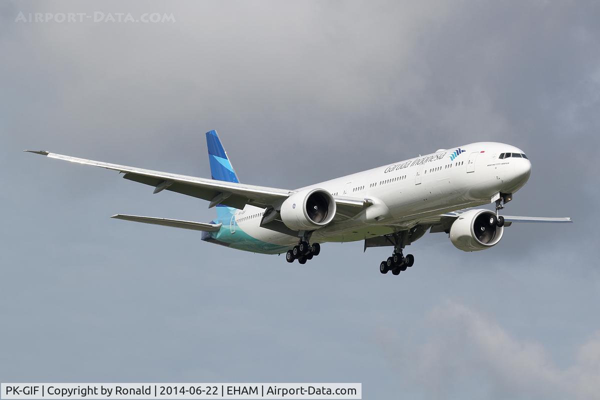PK-GIF, 2014 Boeing 777-3U3/ER C/N 29148, at spl