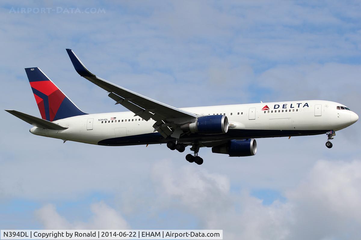 N394DL, 1995 Boeing 767-324/ER C/N 27394, at spl