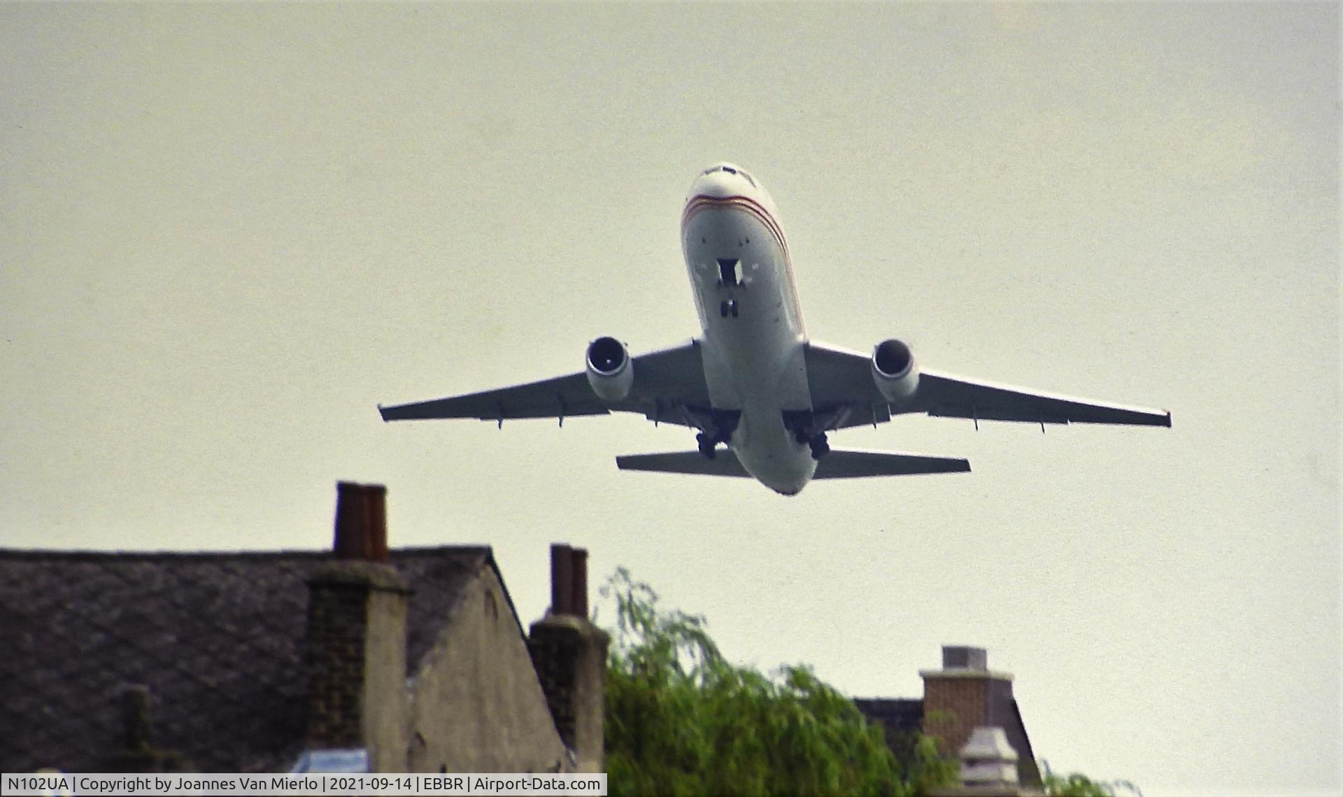 N102UA, 1972 McDonnell Douglas DC-10-10 C/N 46905, Slide scan