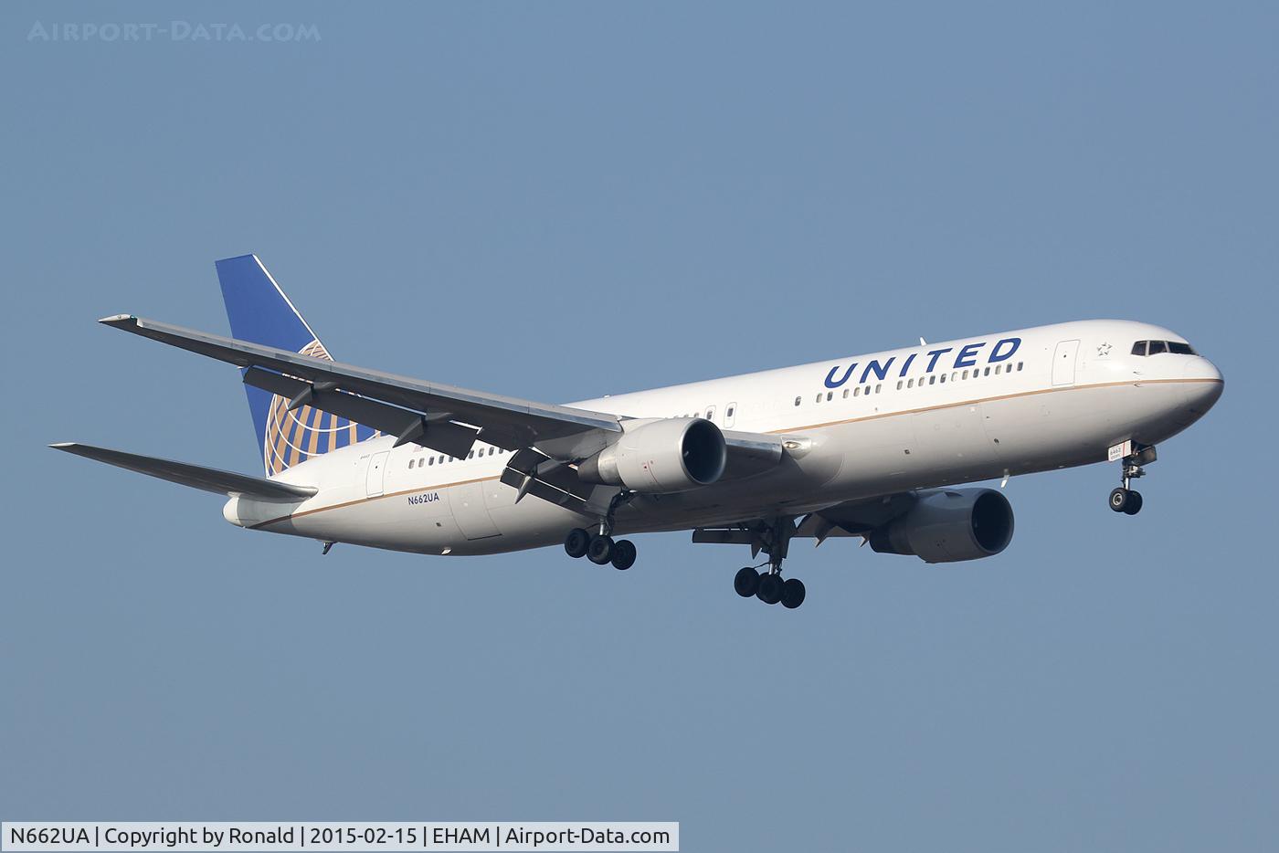 N662UA, 1993 Boeing 767-322 C/N 27159, at spl