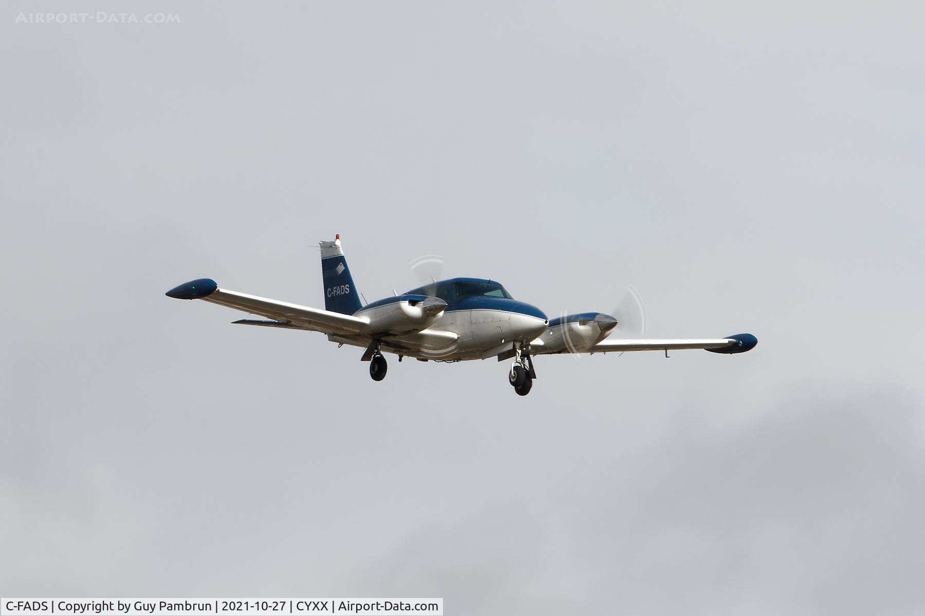 C-FADS, 1965 Piper PA-30-160 Twin Comanche Twin Comanche C/N 30-613, Landing on 19