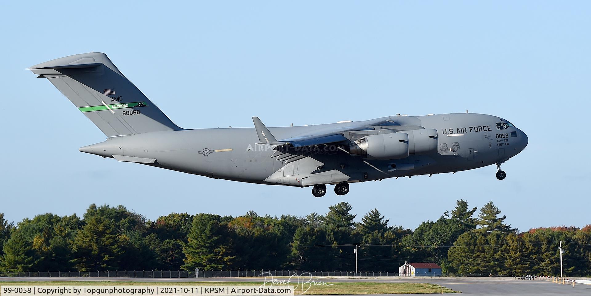 99-0058, 1999 Boeing C-17A Globemaster III C/N 50062/P-58, REACH147 landing RW34