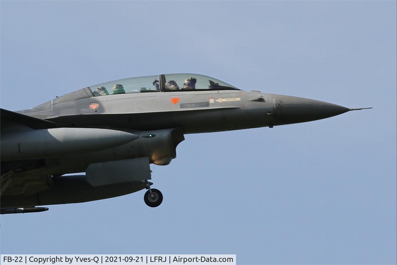 FB-22, General Dynamics F-16BM Fighting Falcon C/N 6J-22, General Dynamics F-16BM Fighting Falcon, On final rwy 07, Landivisiau naval air base (LFRJ)