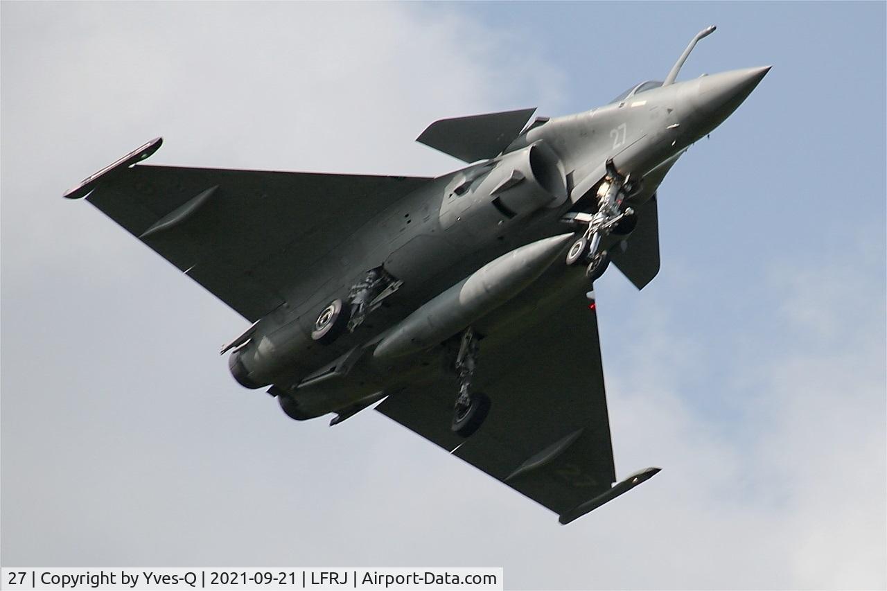 27, 2011 Dassault Rafale M C/N 27, Dassault Rafale M, On final rwy 07, Landivisiau naval air base (LFRJ)