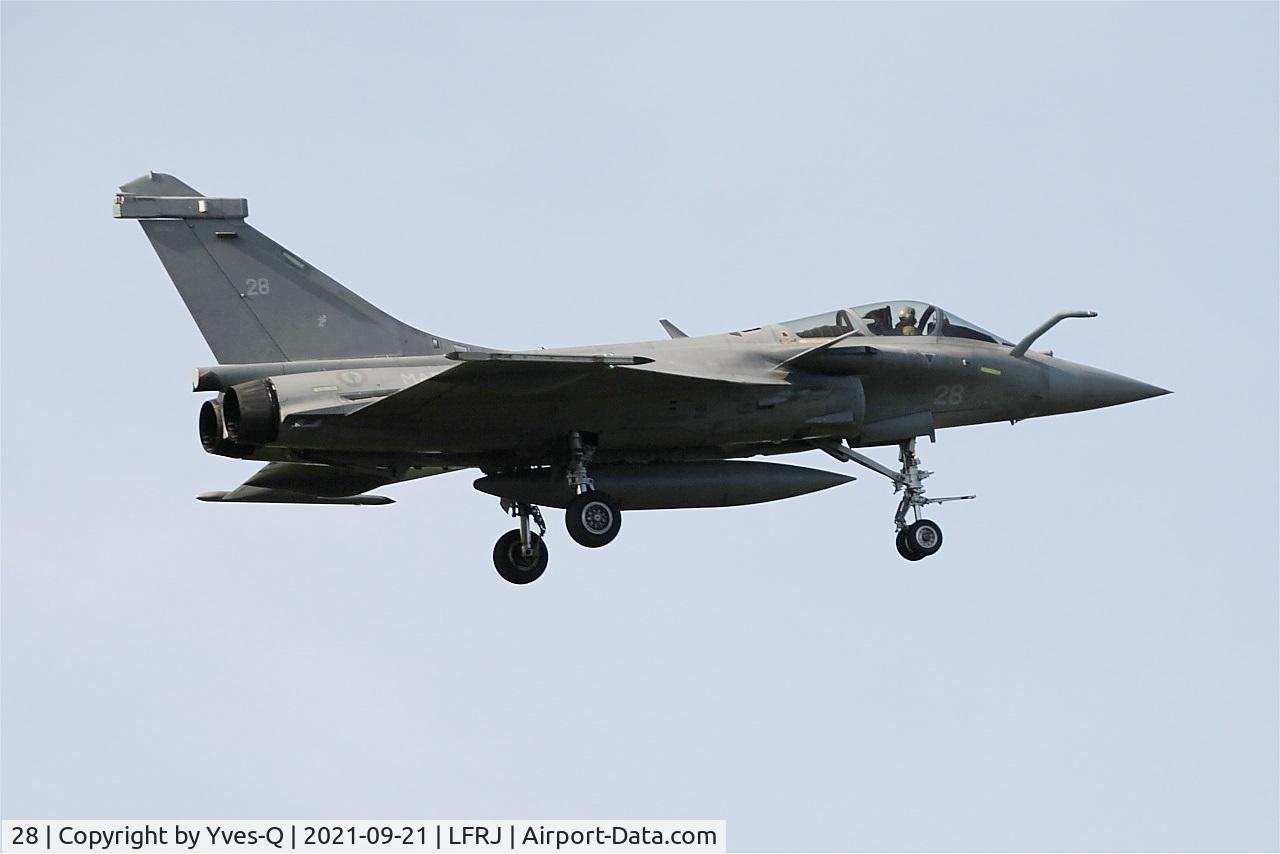28, Dassault Rafale M C/N 28, Dassault Rafale M, On final rwy 07, Landivisiau naval air base (LFRJ)