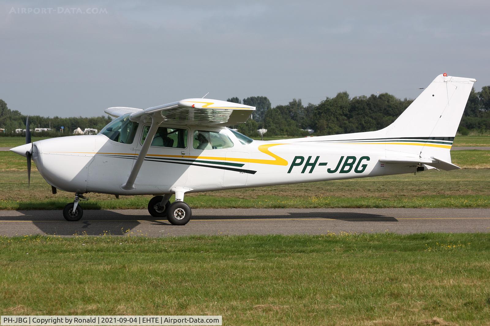 PH-JBG, 1980 Reims F172P C/N 2072, at teuge