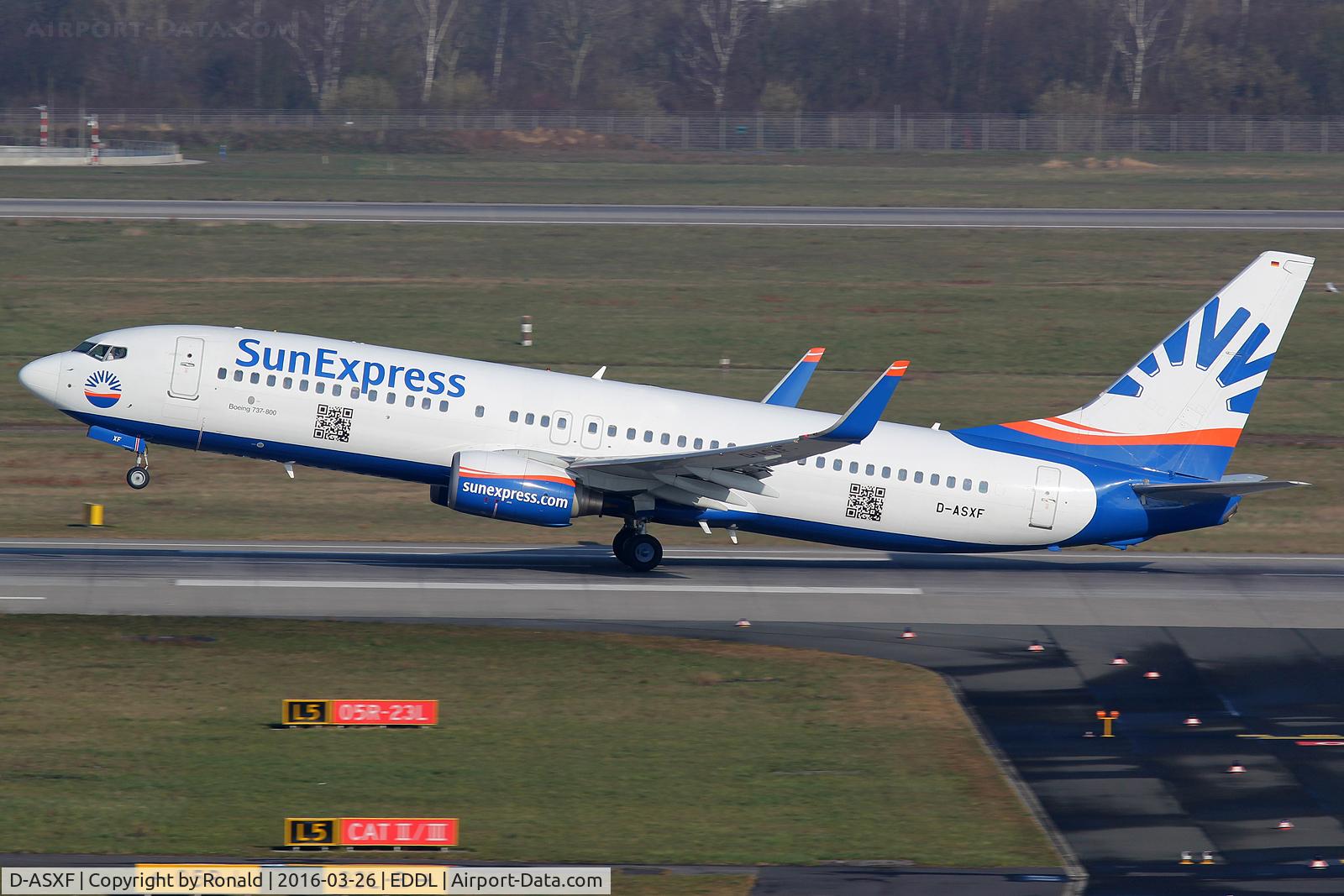 D-ASXF, 2004 Boeing 737-8AS C/N 33558, at dus