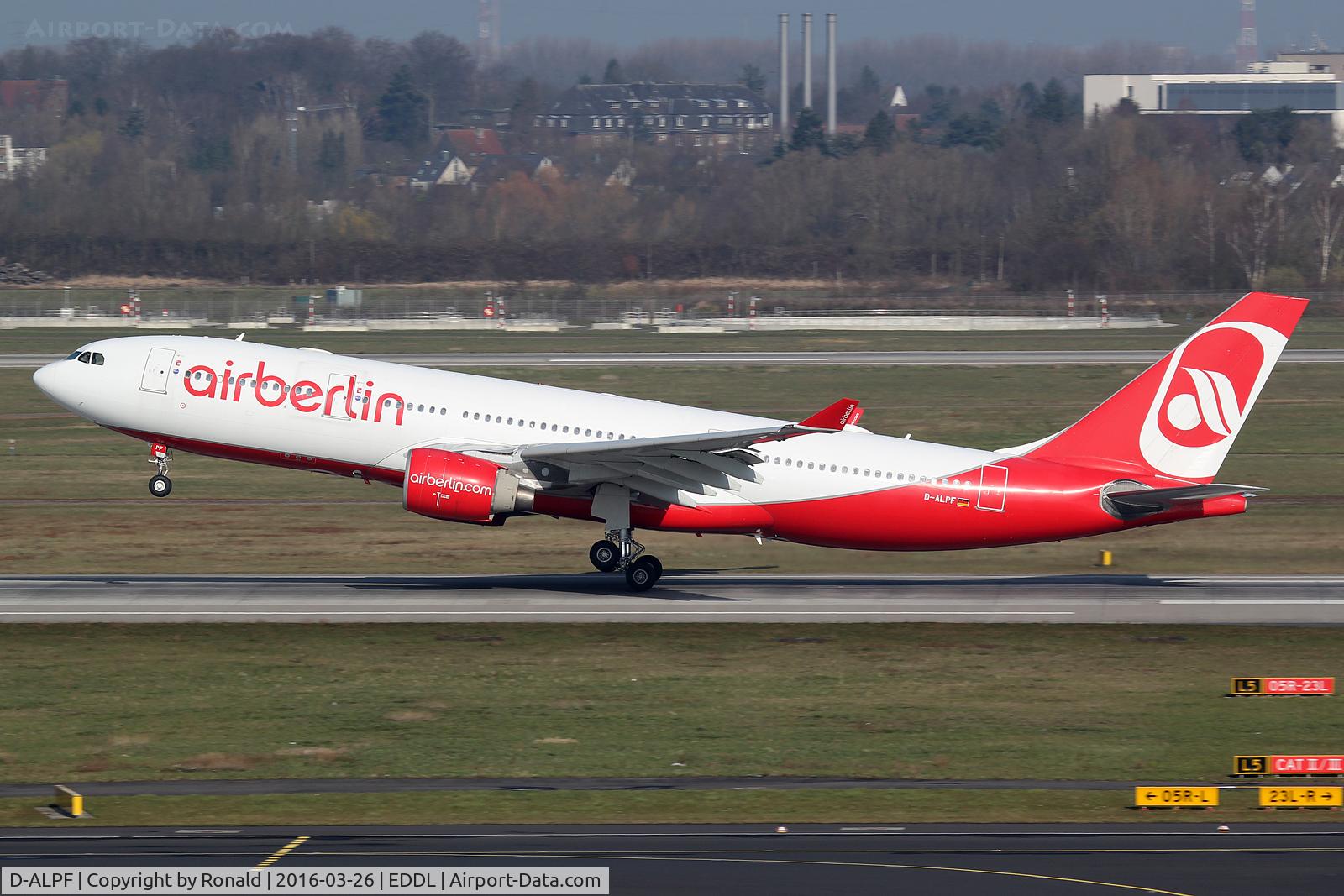 D-ALPF, 2002 Airbus A330-223 C/N 476, at dus