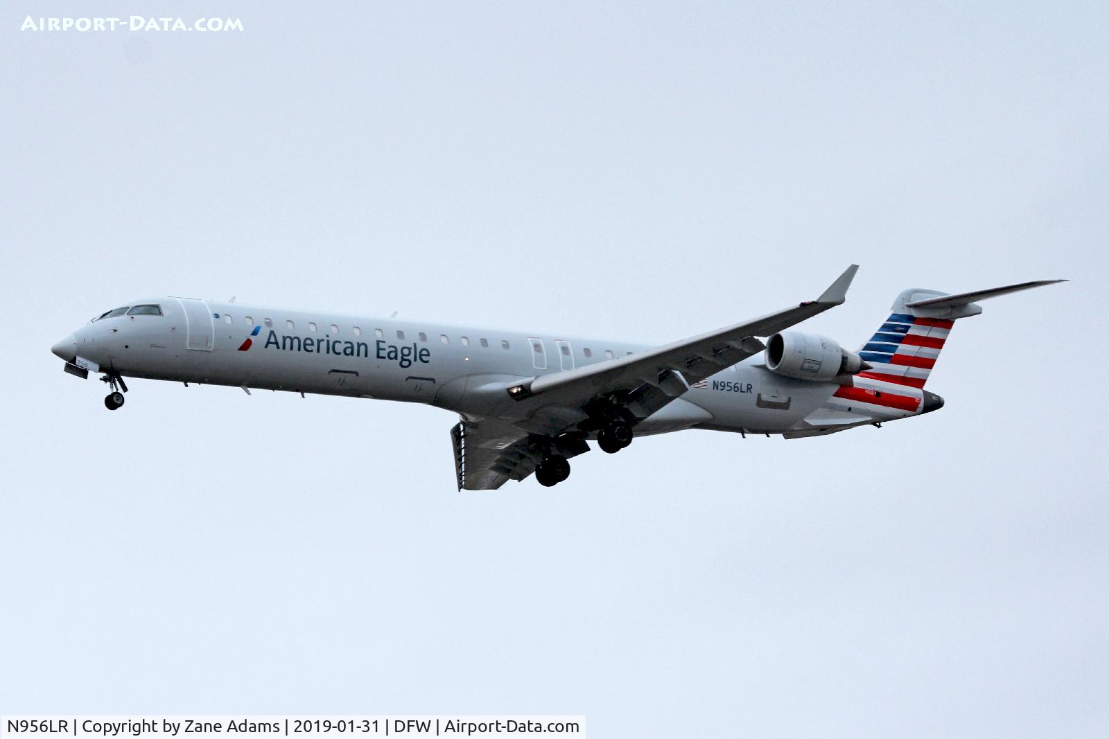 N956LR, 2005 Bombardier CRJ-900ER (CL-600-2D24) C/N 15056, Arriving at DFW Airport