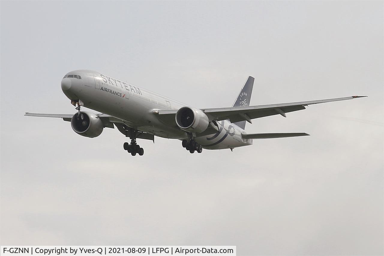 F-GZNN, 2012 Boeing 777-328/ER C/N 40376, Boeing 777-328ER, Short approach rwy26L, Roissy Charles De Gaulle airport (LFPG-CDG)