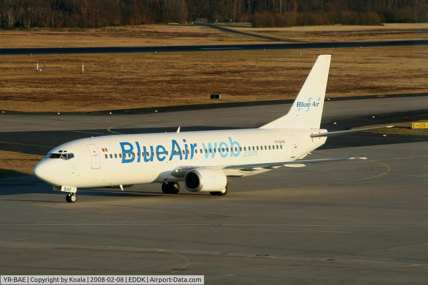 YR-BAE, 1997 Boeing 737-46N C/N 28723, Old c/s, taxing to Terminal 2