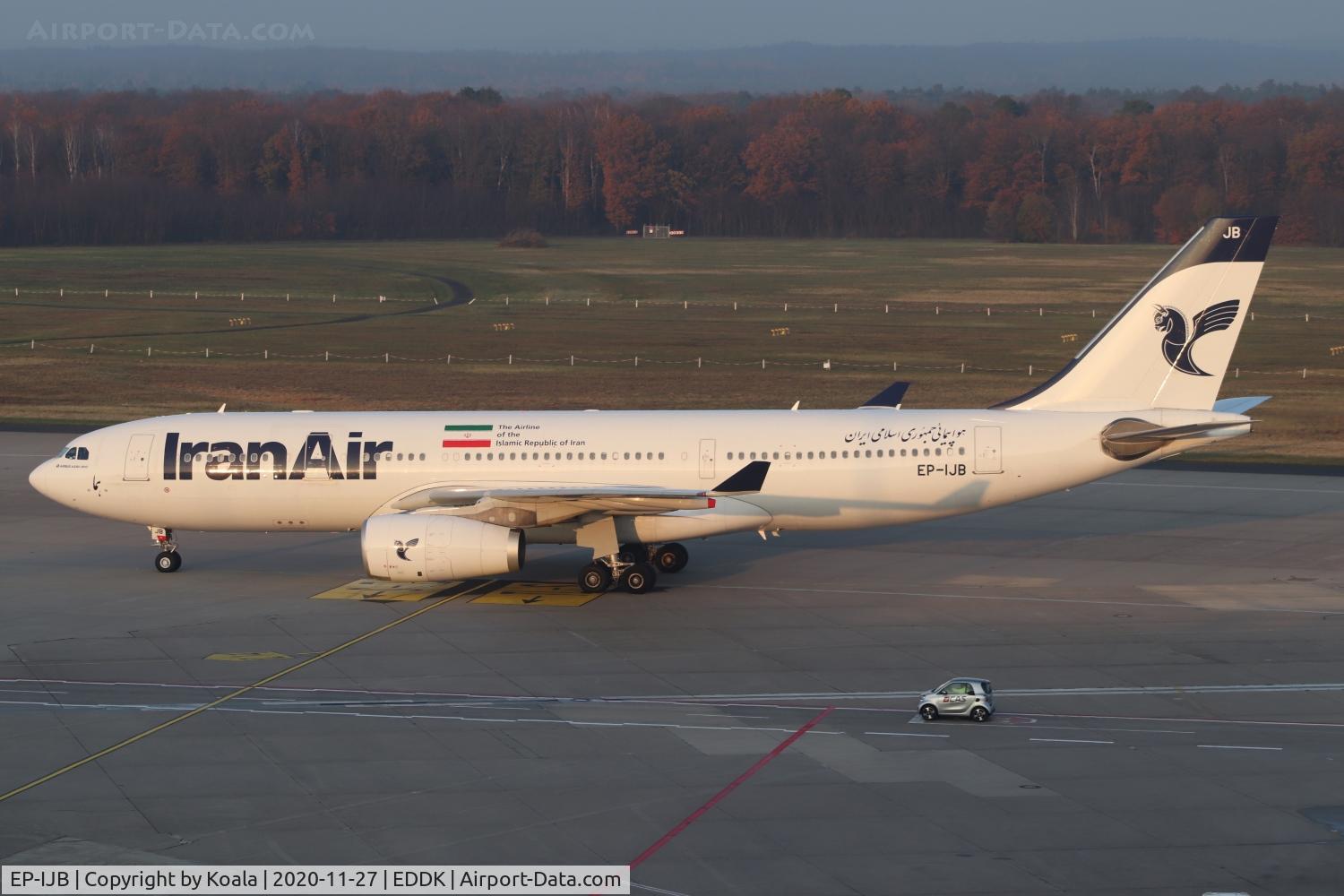 EP-IJB, 2015 Airbus A330-243 C/N 1586, Taxing to Terminal 2 in winter light