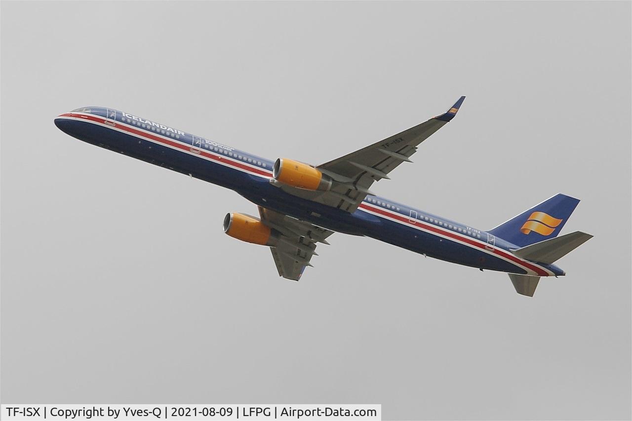 TF-ISX, 2000 Boeing 757-3E7 C/N 30179, Boeing 757-3E7, Take off rwy 06R, Roissy Charles De Gaulle Airport (LFPG-CDG)