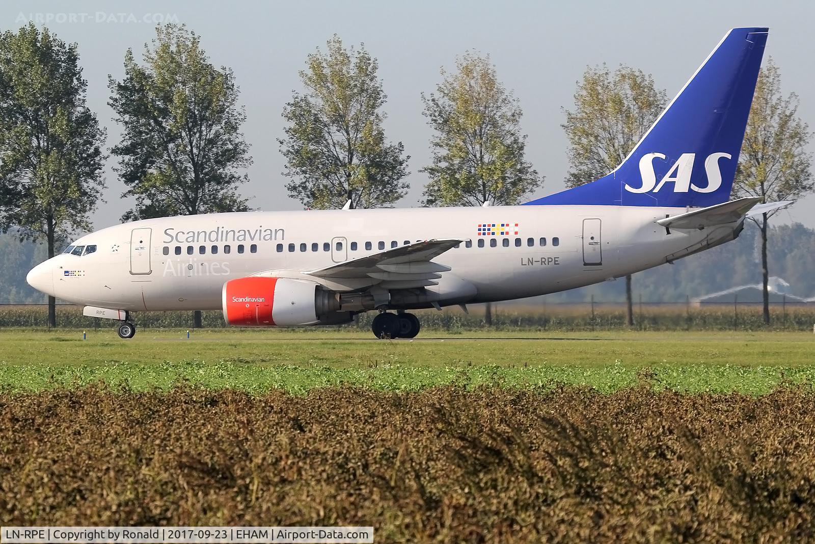 LN-RPE, 1999 Boeing 737-683 C/N 28306, at spl