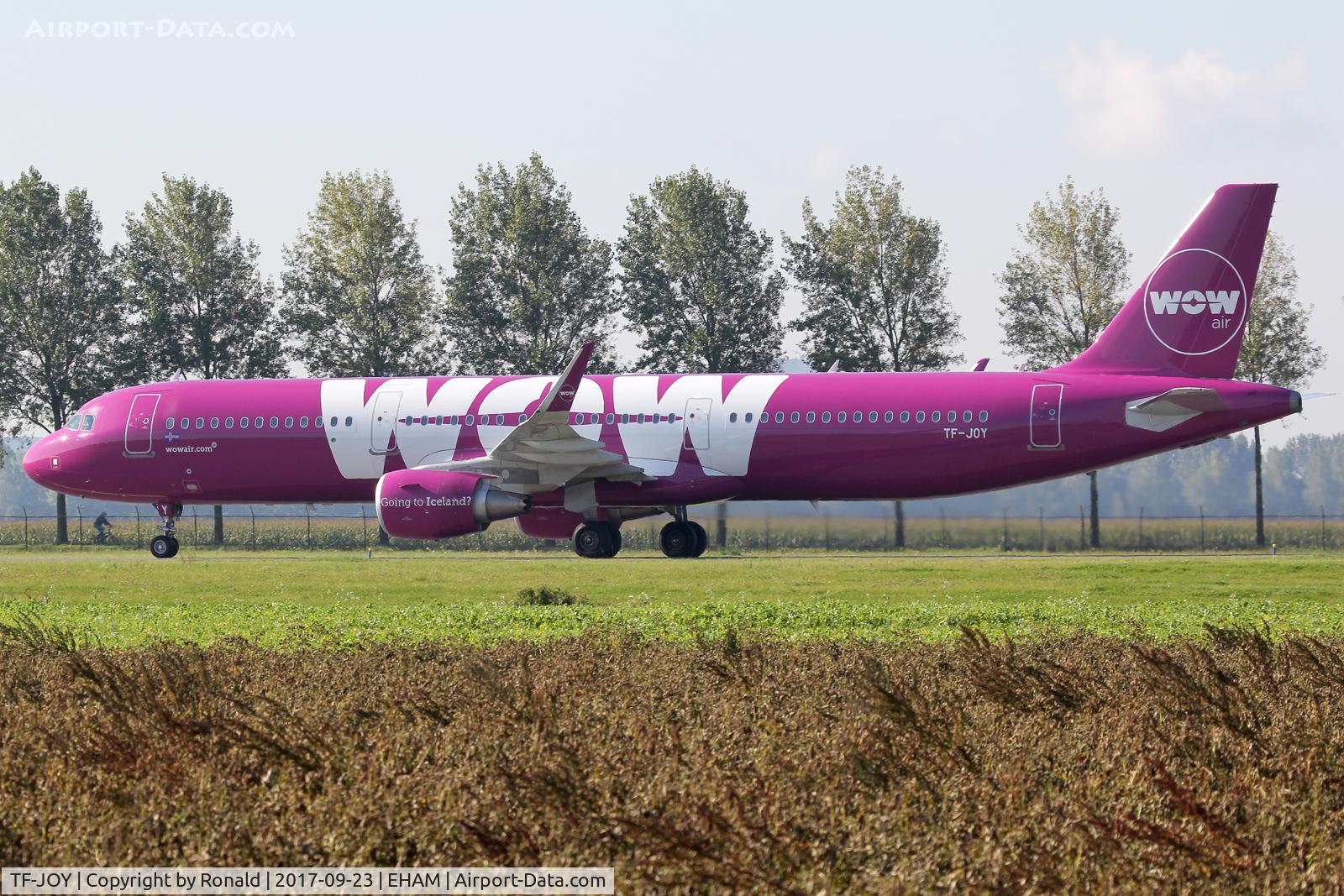 TF-JOY, 2016 Airbus A321-211 C/N 7433, at spl