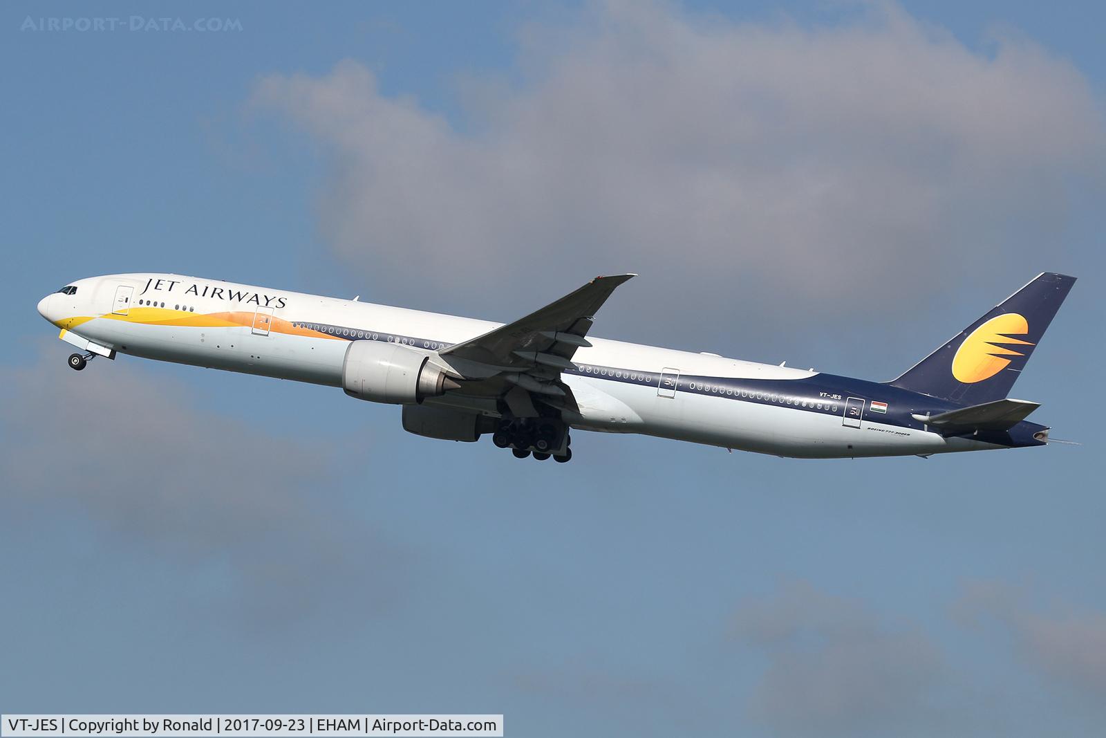 VT-JES, 2007 Boeing 777-35R/ER C/N 35159, at spl