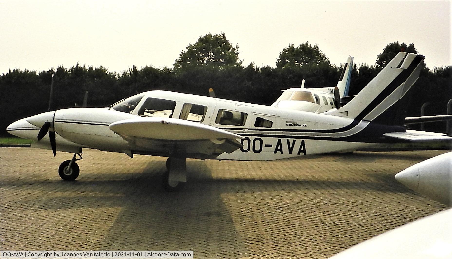 OO-AVA, 1979 Piper PA-34-200T Seneca II C/N 34-7970301, Slide scan