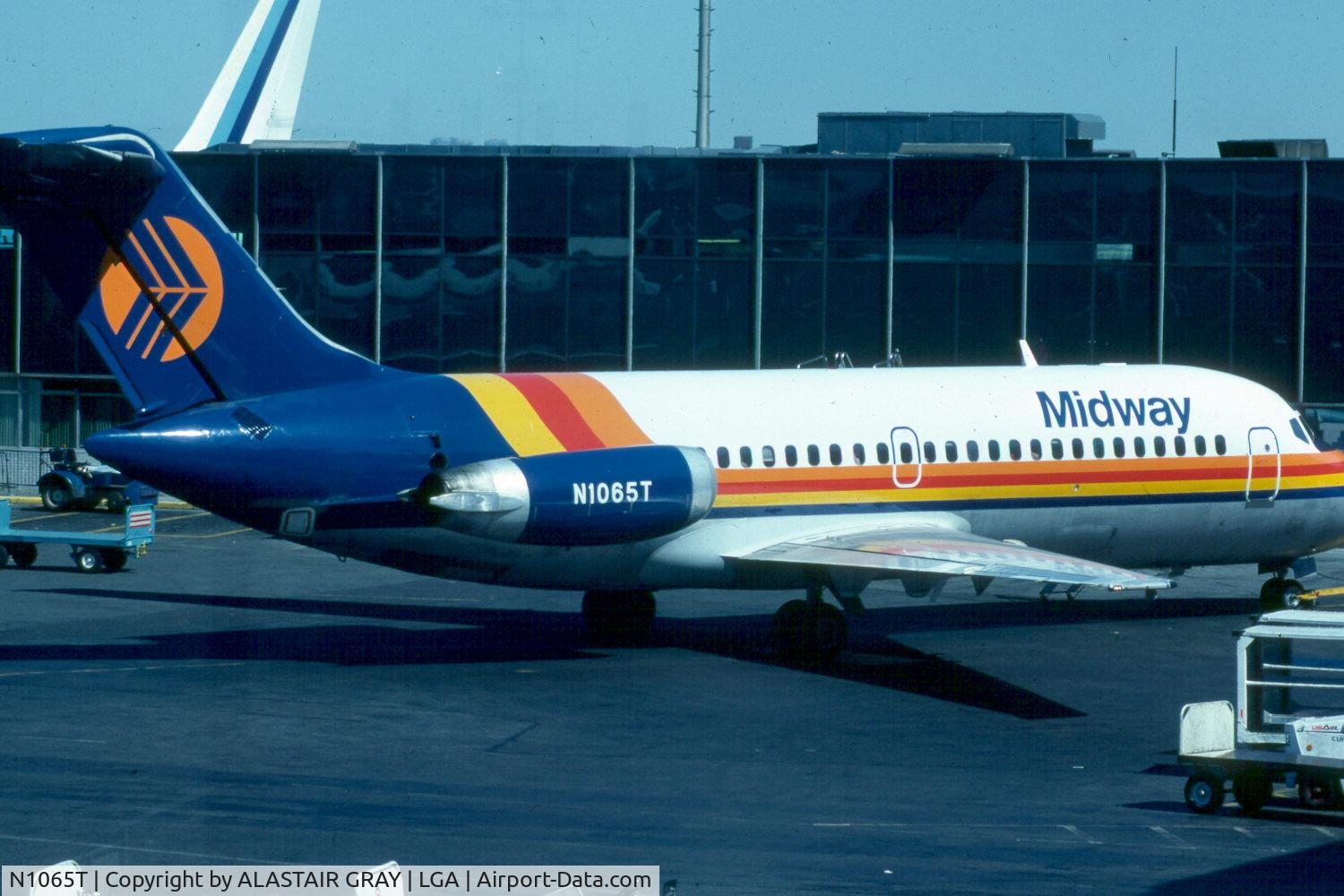 N1065T, Douglas DC-9-15 C/N 45779, New colour scheme for Midway 1982