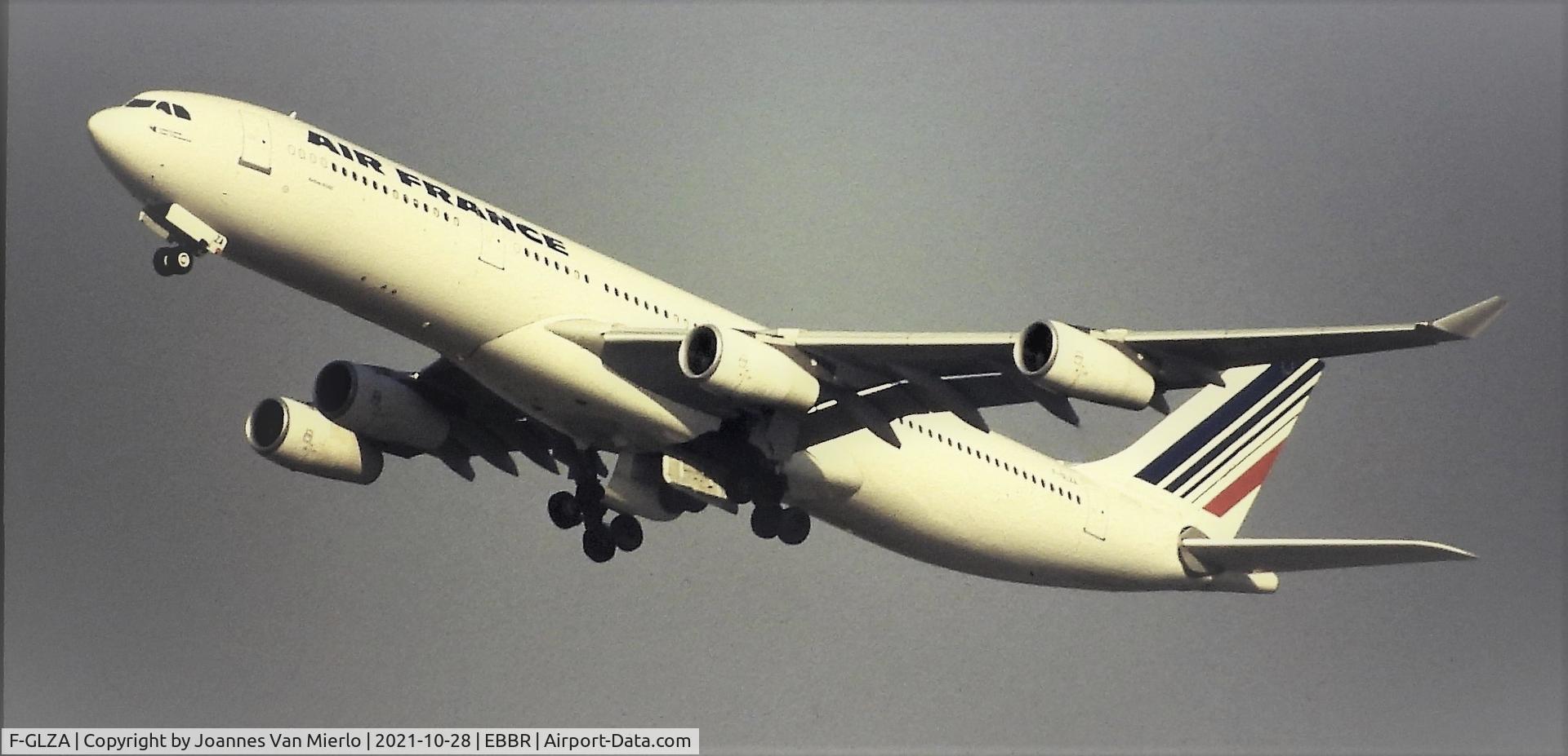 F-GLZA, Airbus A340-312 C/N 005, Slide scan