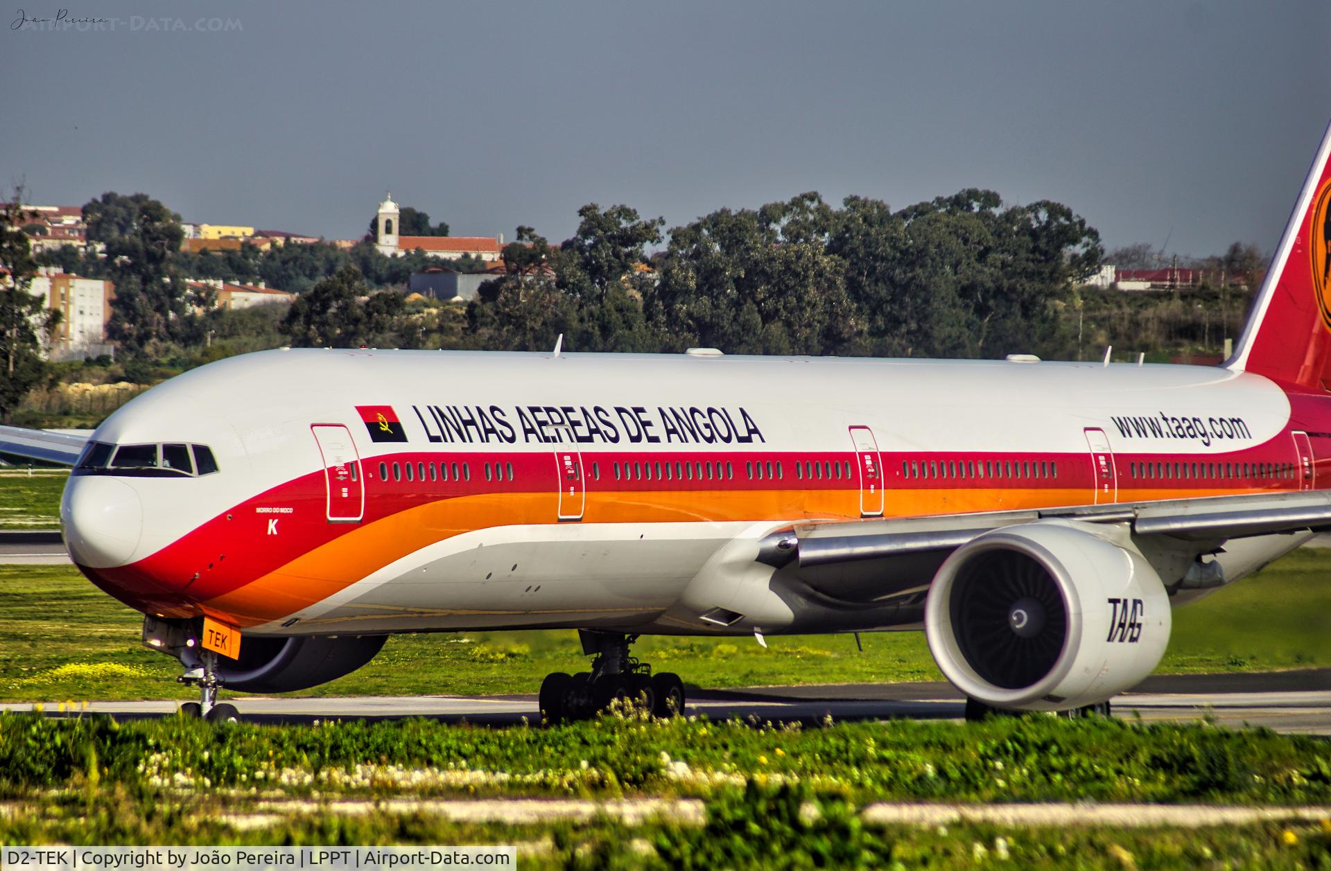 D2-TEK, 2016 Boeing 777-3M2ER C/N 43254, B777 Taxing to rw 03 at LPPT