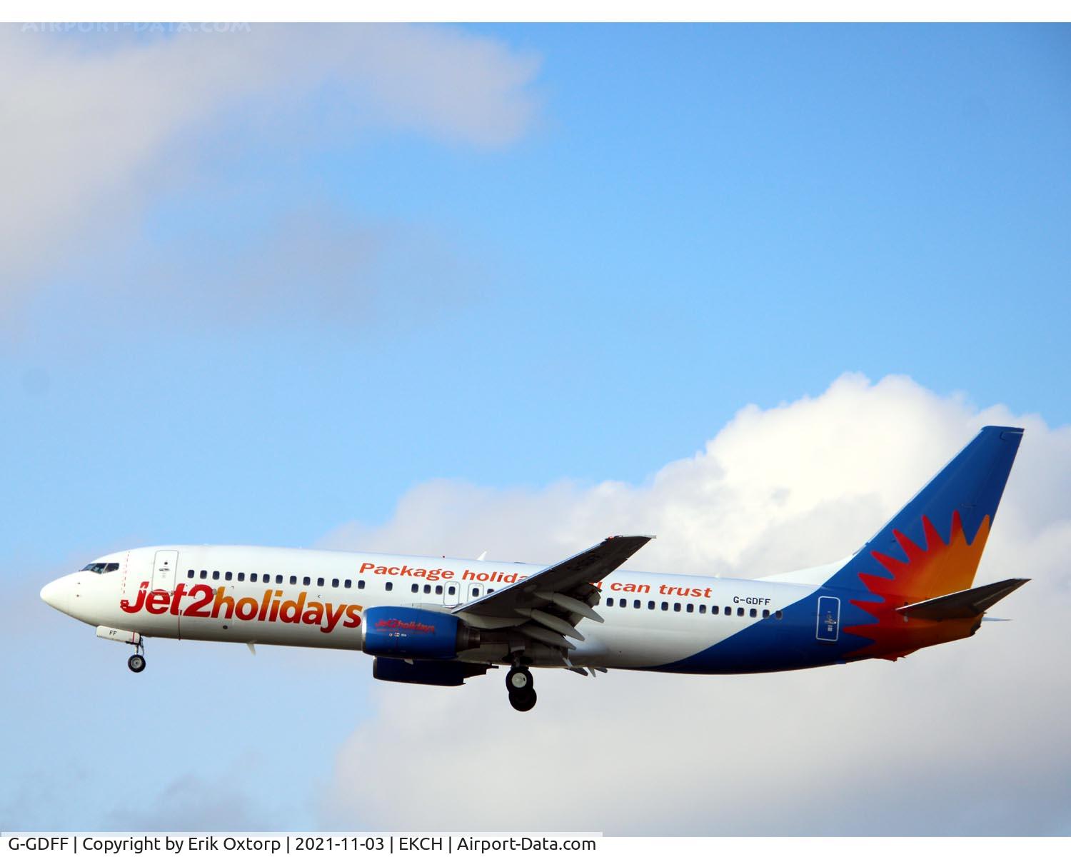 G-GDFF, 1999 Boeing 737-85P C/N 28385, G-GDFF landing rw 22L
