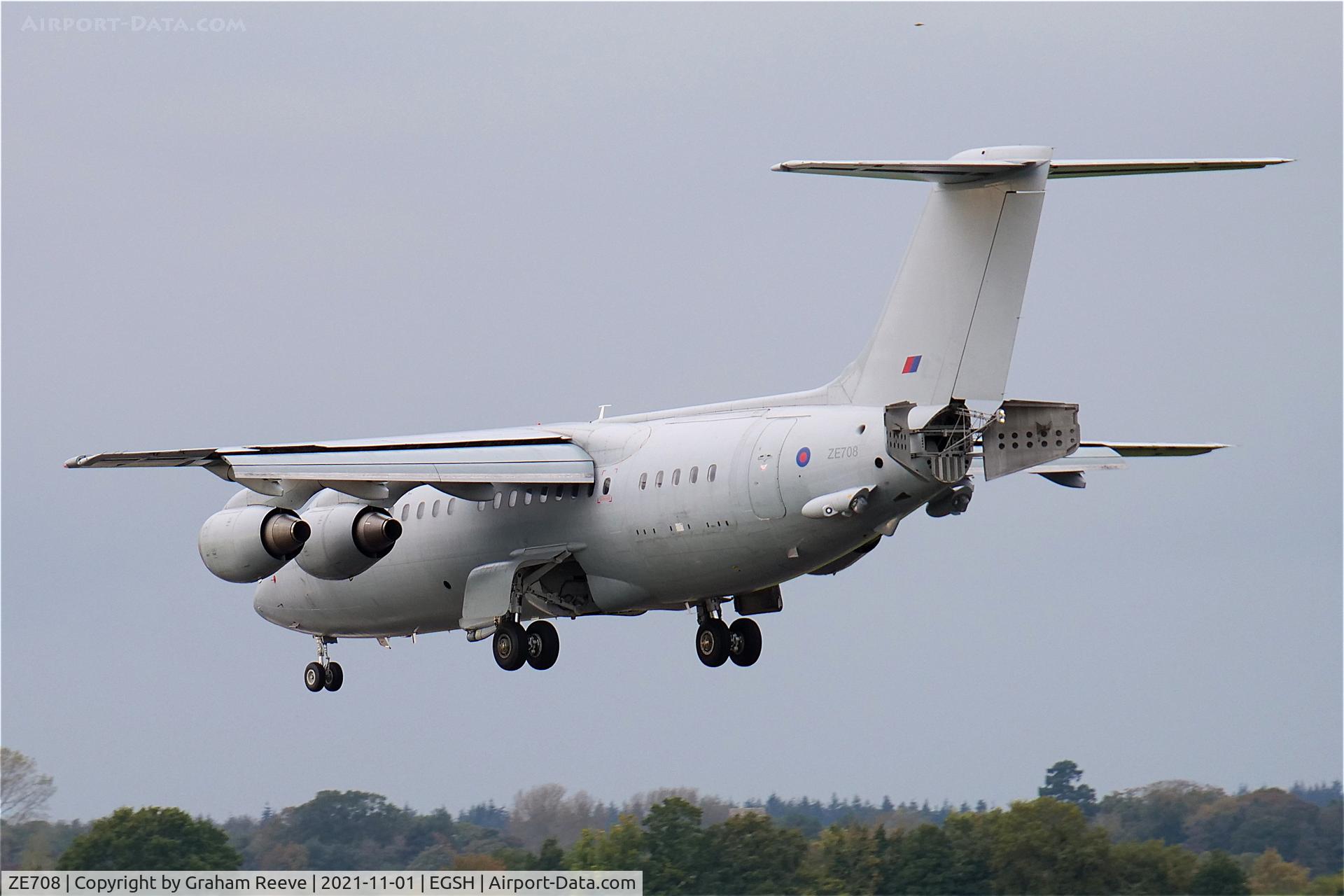 ZE708, 1993 British Aerospace BAe.146-200QC C.3 Quick Change C/N E2211, Landing at Norwich.