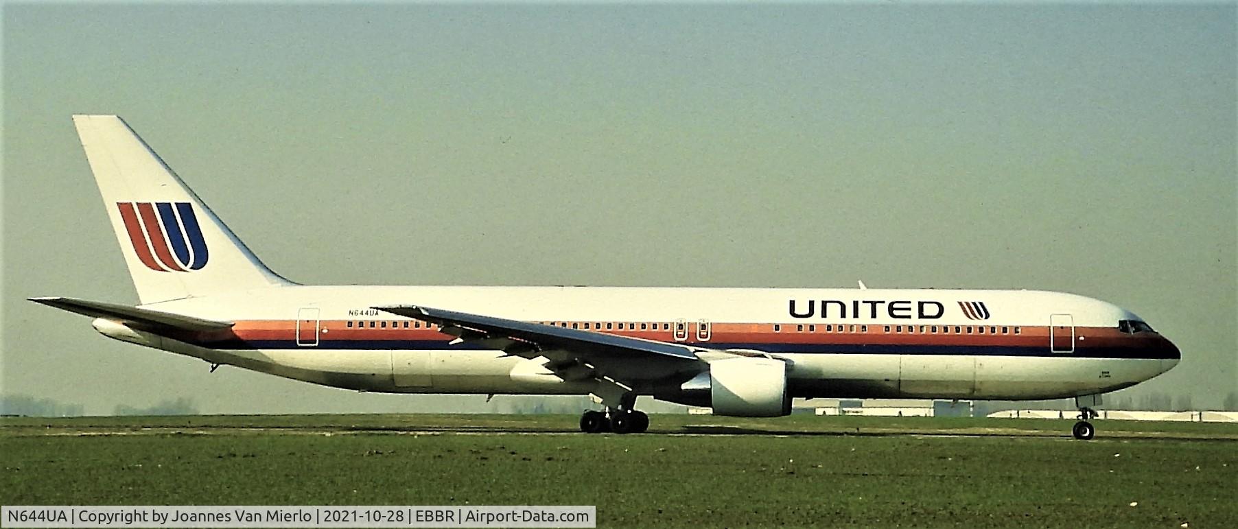 N644UA, 1991 Boeing 767-322 C/N 25094, Slide scan