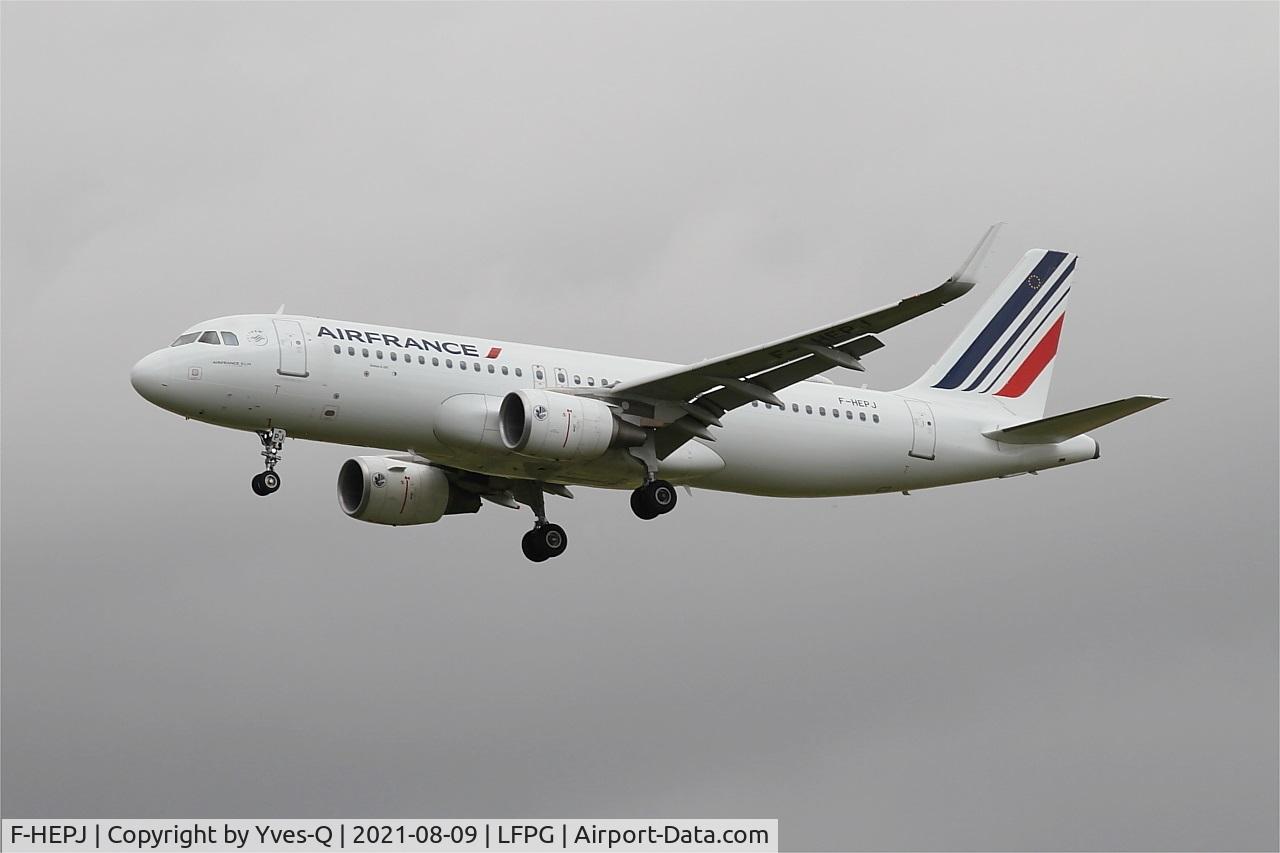 F-HEPJ, 2017 Airbus A320-214 C/N 7873, Airbus A320-214, Short approach rwy 26L, Roissy Charles De Gaulle airport (LFPG-CDG)