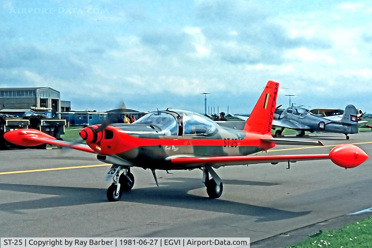 ST-25, 1970 SIAI-Marchetti SF-260MB C/N 10-25, ST-25   SIAI-Marchetti SF-260MB [1025] (Belgian Air Force) RAF Greenham Common~G 27/06/1981