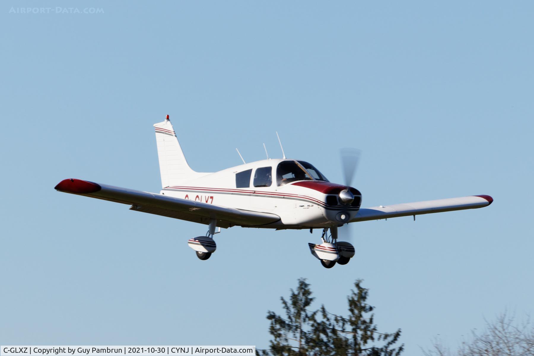 C-GLXZ, 1967 Piper PA-28-140 C/N 28-23779, Landing