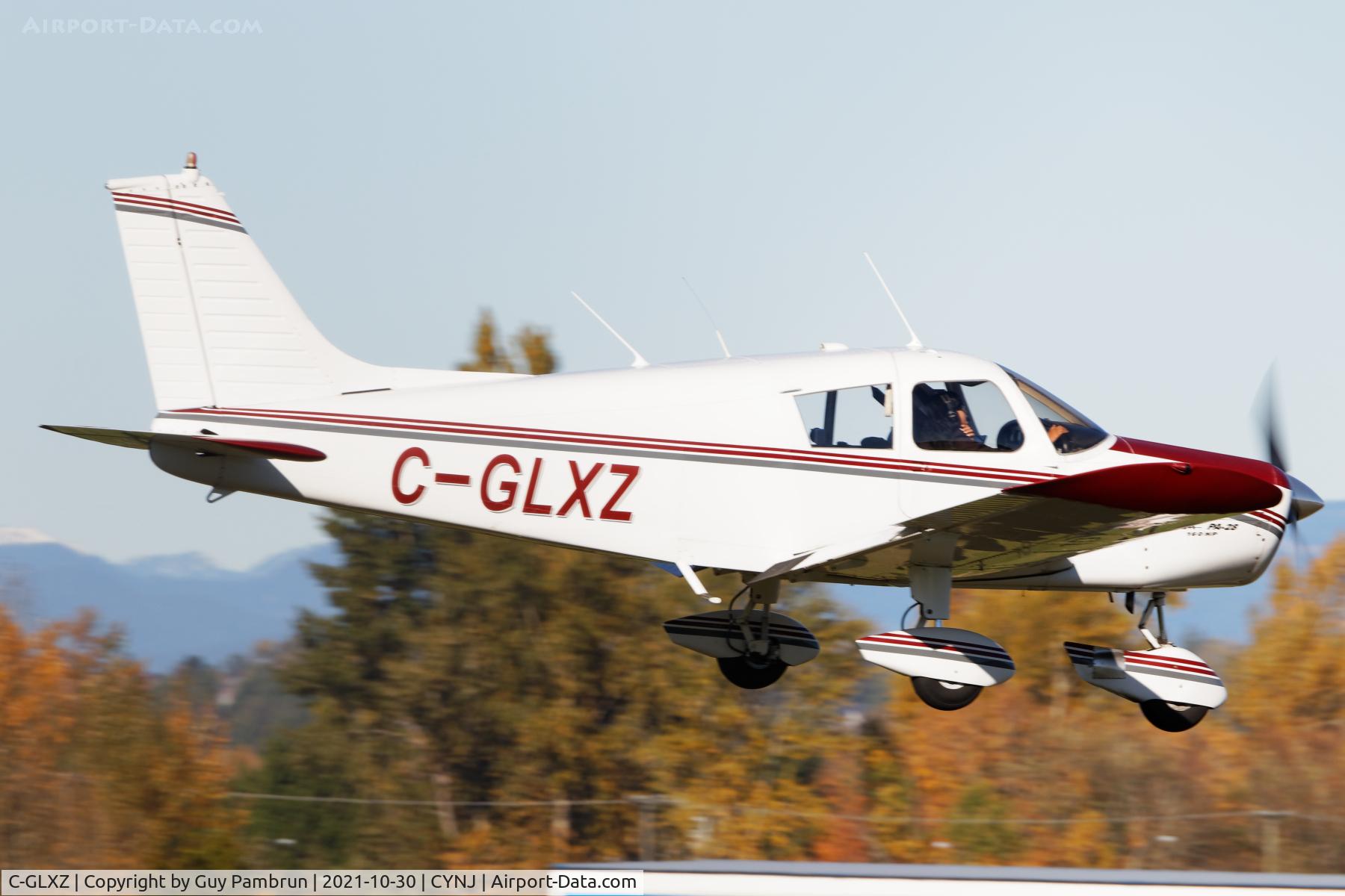 C-GLXZ, 1967 Piper PA-28-140 C/N 28-23779, Landing