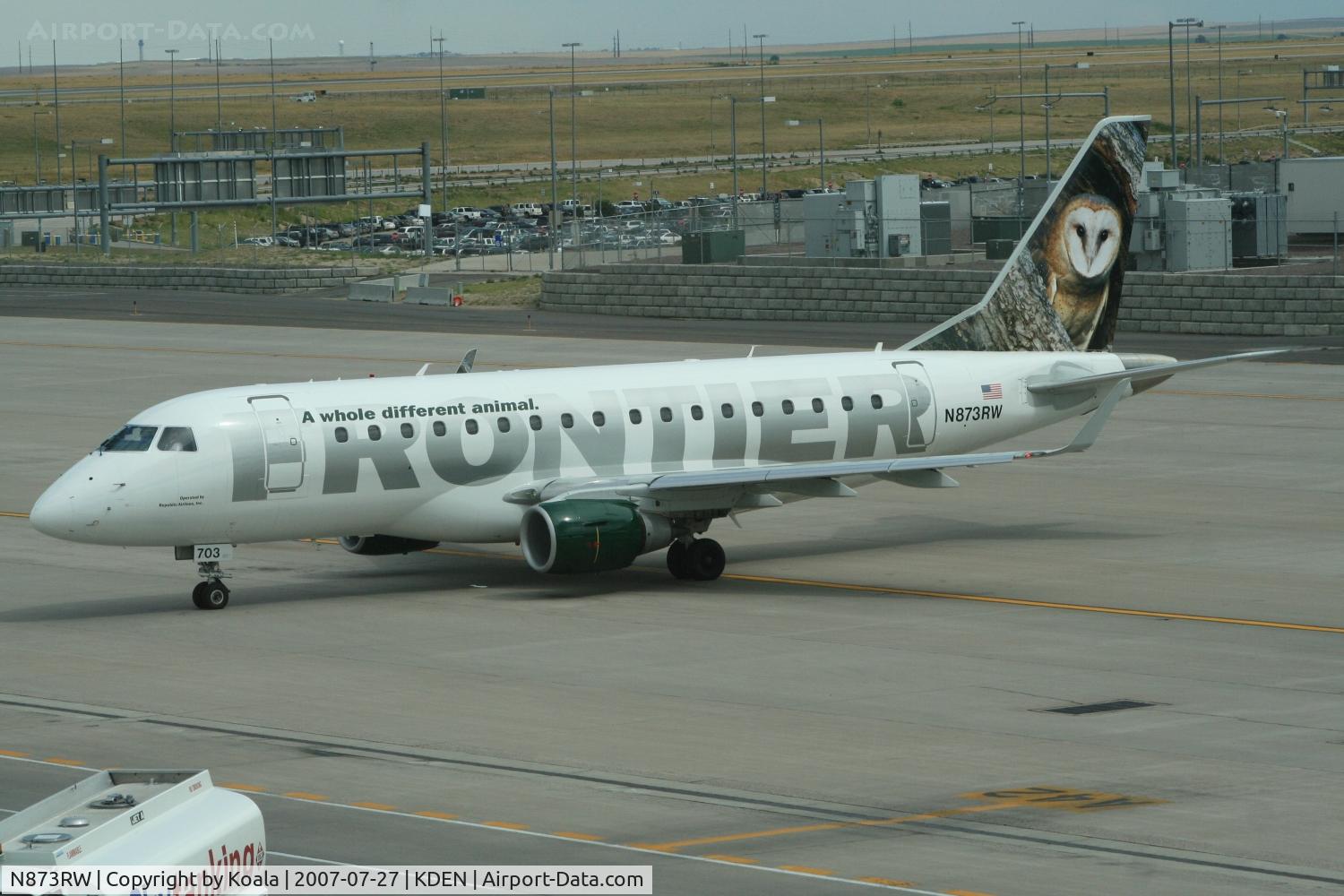 N873RW, 2006 Embraer 170SU (ERJ-170-100SU) C/N 17000144, Taxing...