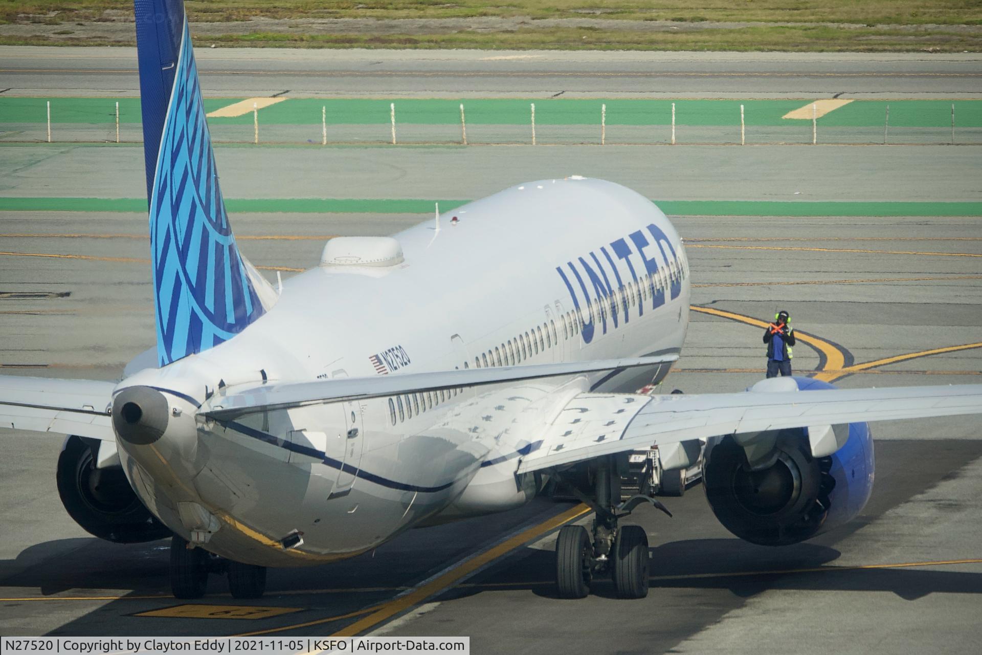 N27520, 2019 Boeing 737-9 MAX C/N 64498, Sky Terrace SFO 2021.