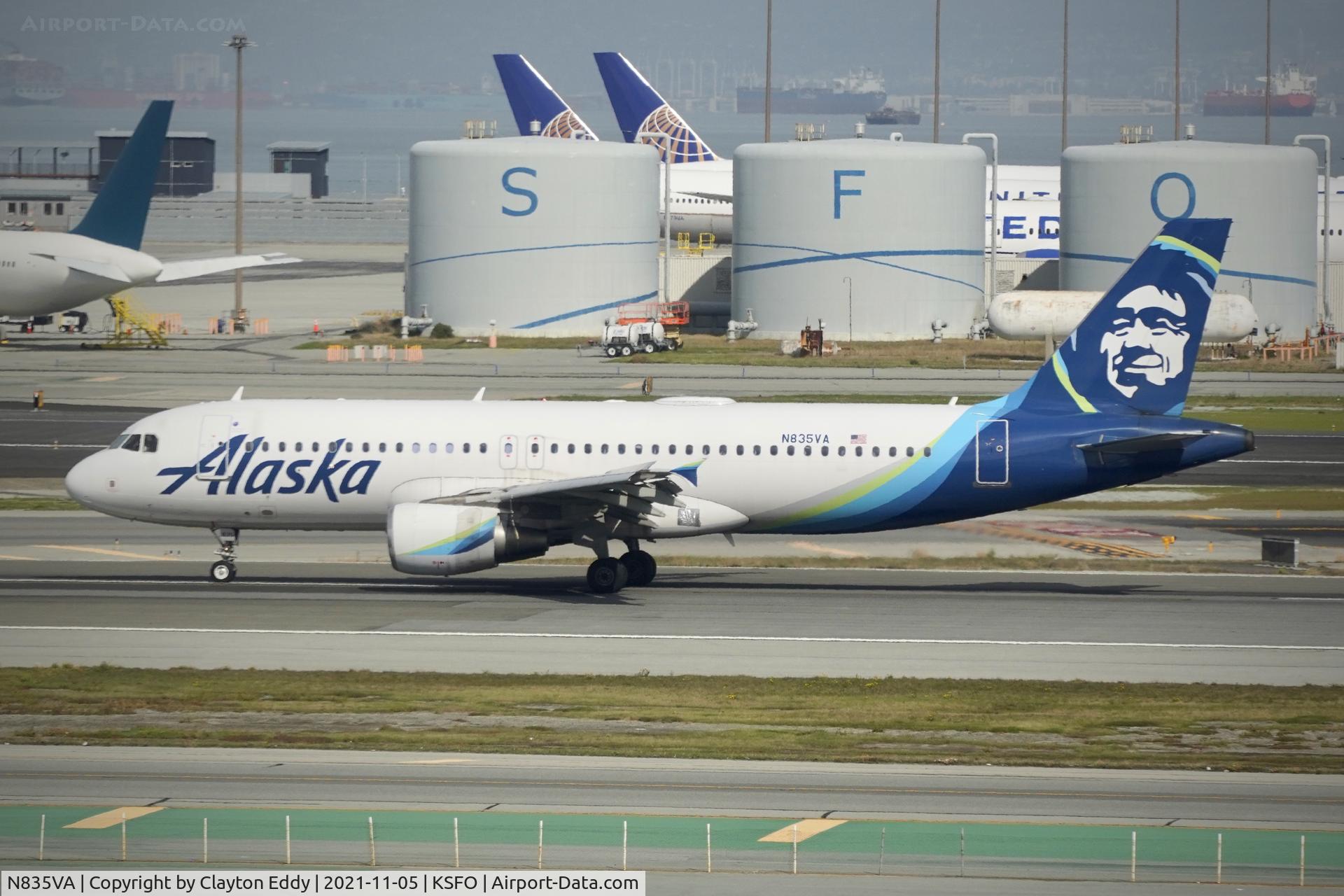N835VA, 2010 Airbus A320-214 C/N 4448, Sky Terrace SFO 2021.