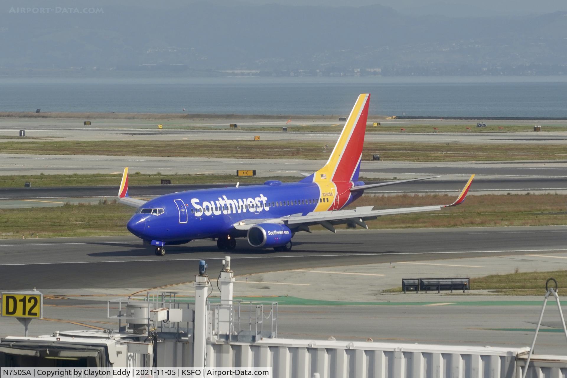 N750SA, 1999 Boeing 737-7H4 C/N 29802, Sky Terrace SFO 2021.