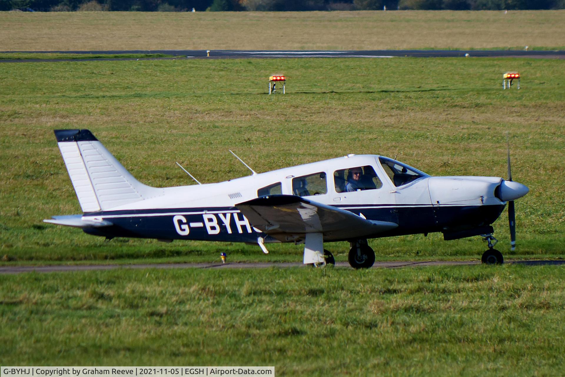 G-BYHJ, 1999 Piper PA-28R-201 Cherokee Arrow III C/N 28R-2844020, Departing from Norwich.