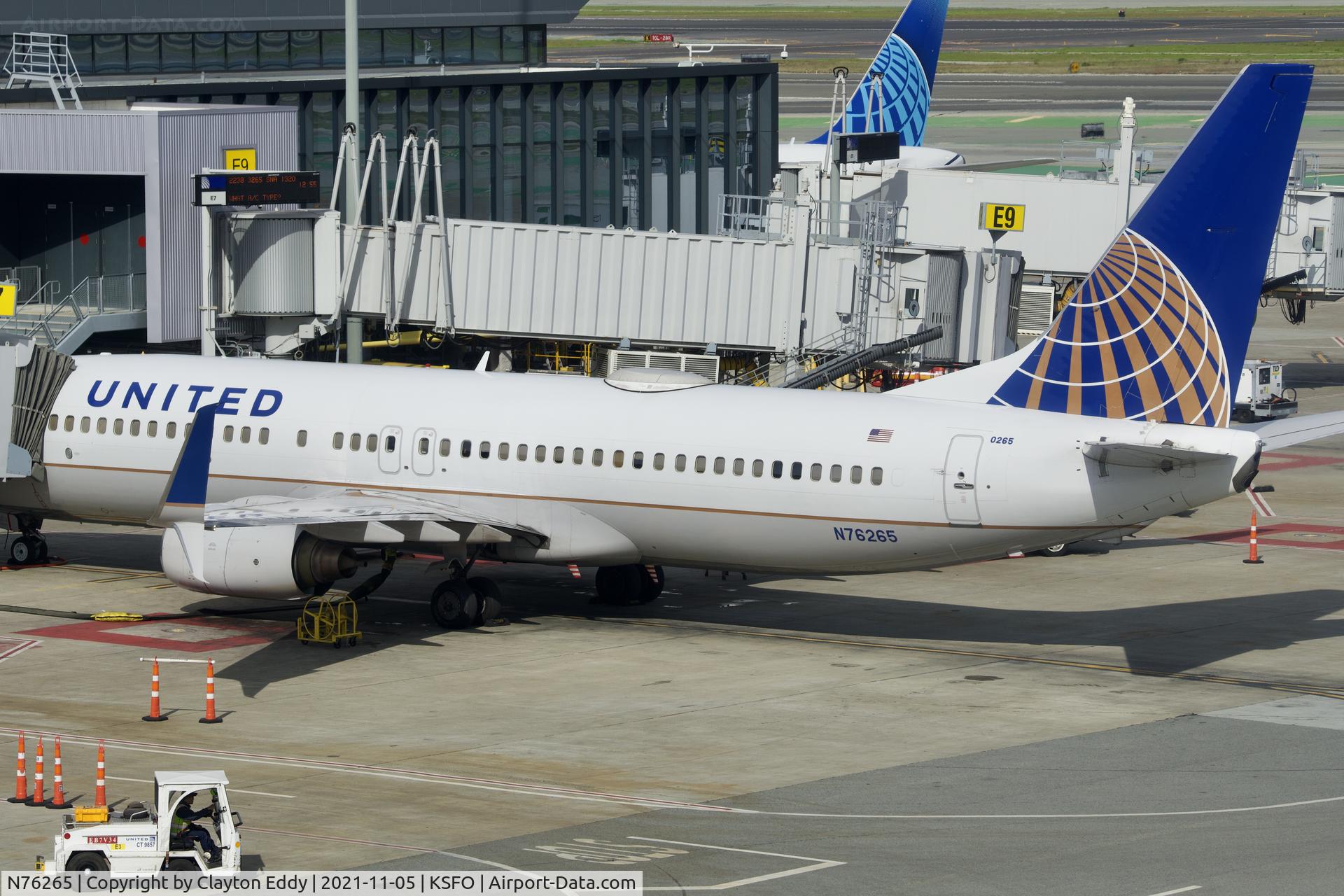 N76265, 2001 Boeing 737-824 C/N 31585, Sky Terrace SFO 2021.