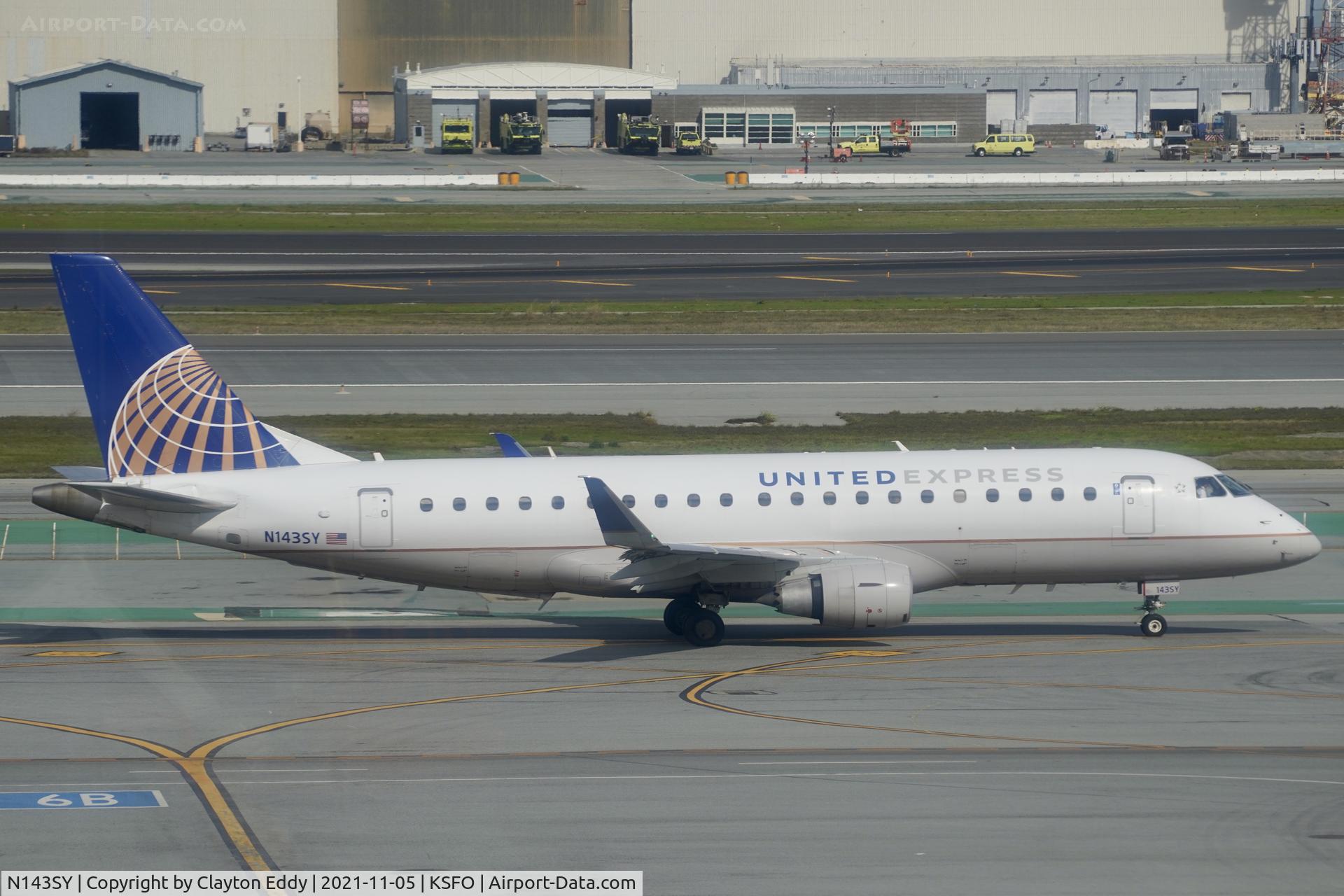 N143SY, 2015 Embraer 175LR (ERJ-170-200LR) C/N 17000476, Sky Terrace SFO 2021.