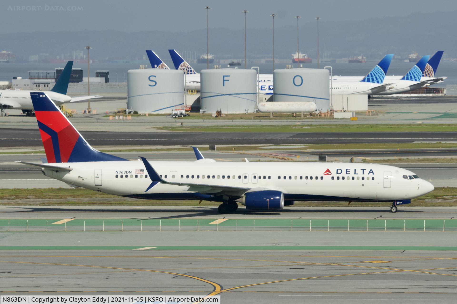 N863DN, 2016 Boeing 737-932/ER C/N 31975, Sky Terrace SFO 2021.