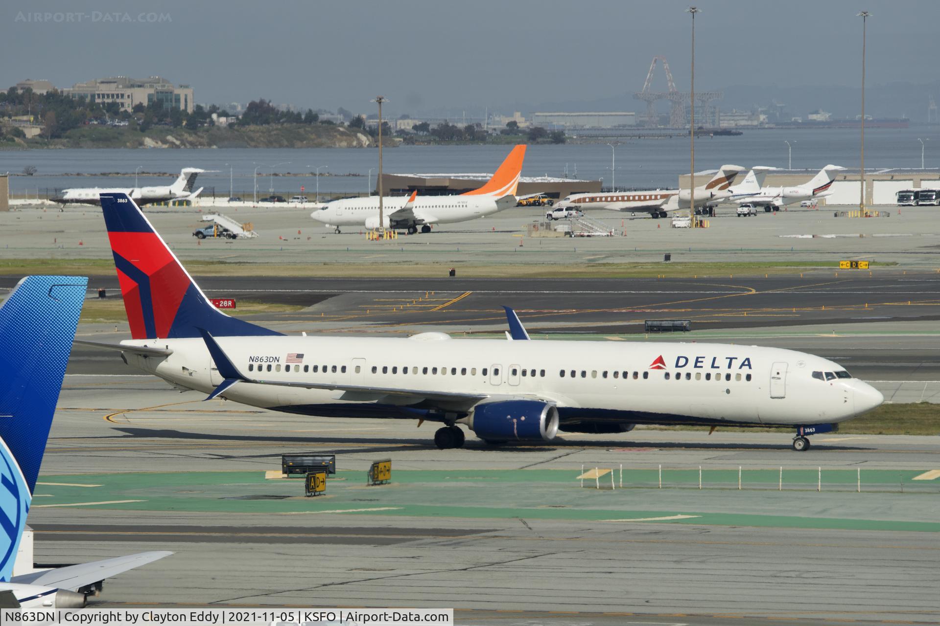 N863DN, 2016 Boeing 737-932/ER C/N 31975, Sky Terrace SFO 2021.