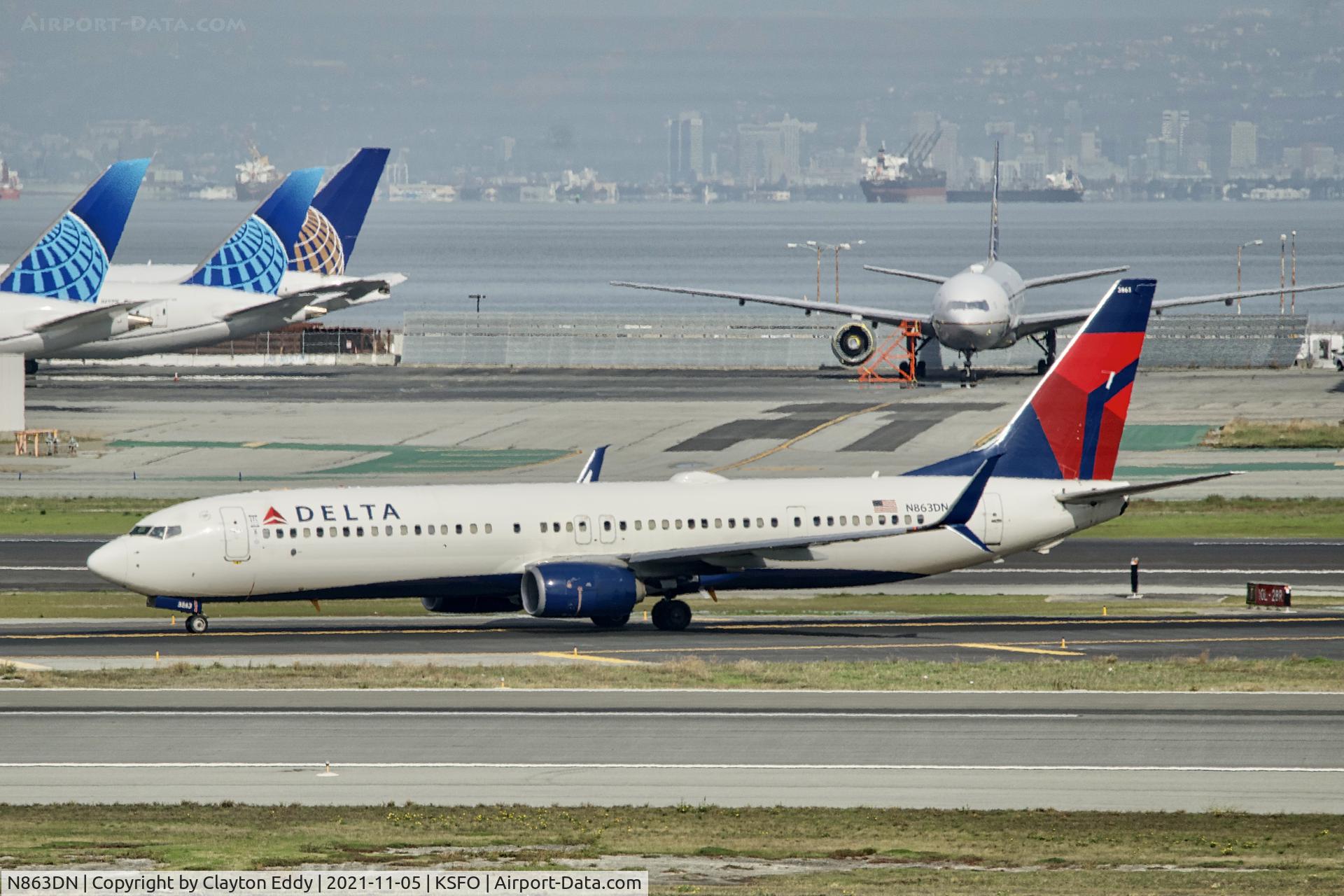 N863DN, 2016 Boeing 737-932/ER C/N 31975, Sky Terrace SFO 2021.