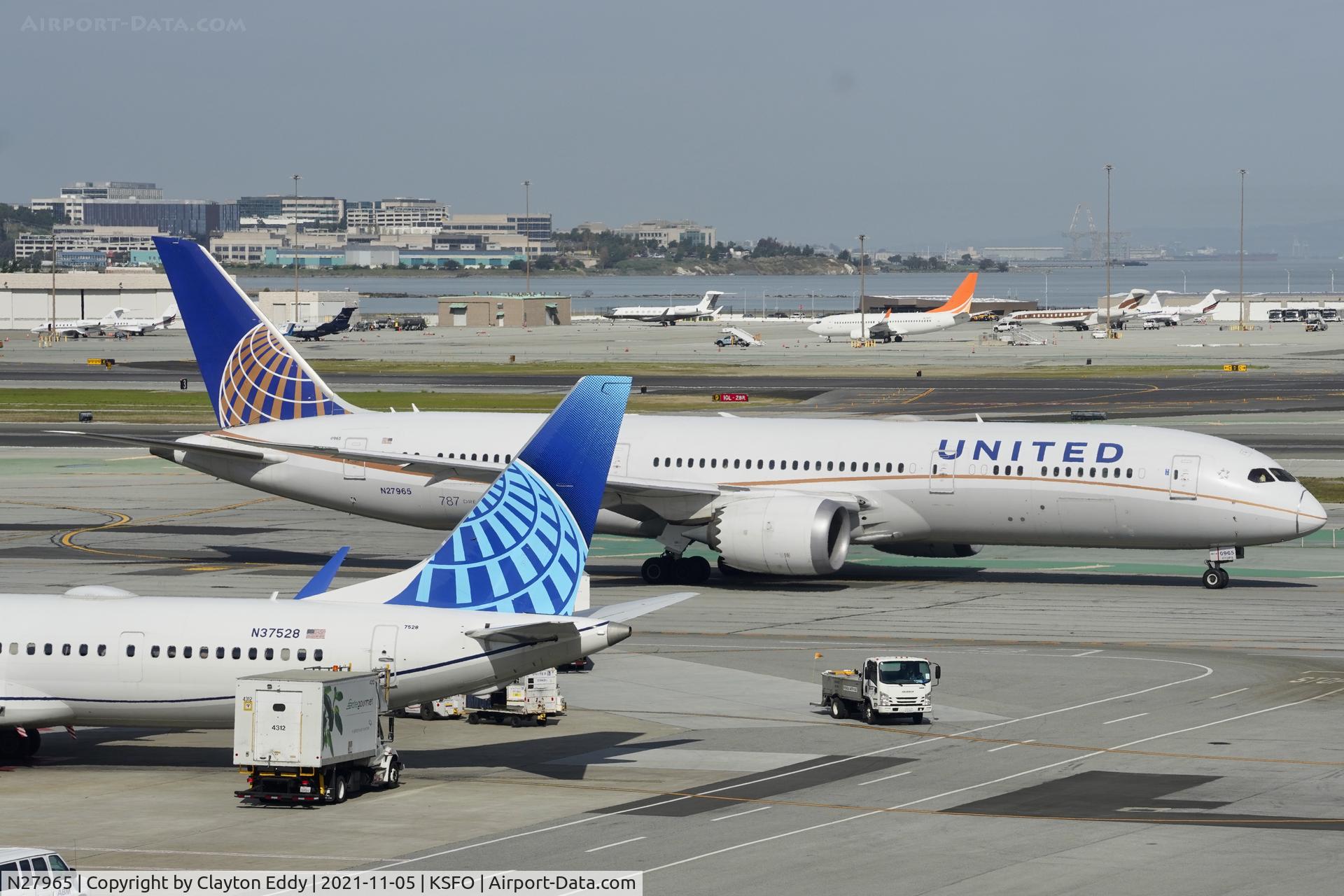 N27965, 2016 Boeing 787-9 Dreamliner C/N 37815, Sky Terrace SFO 2021.
