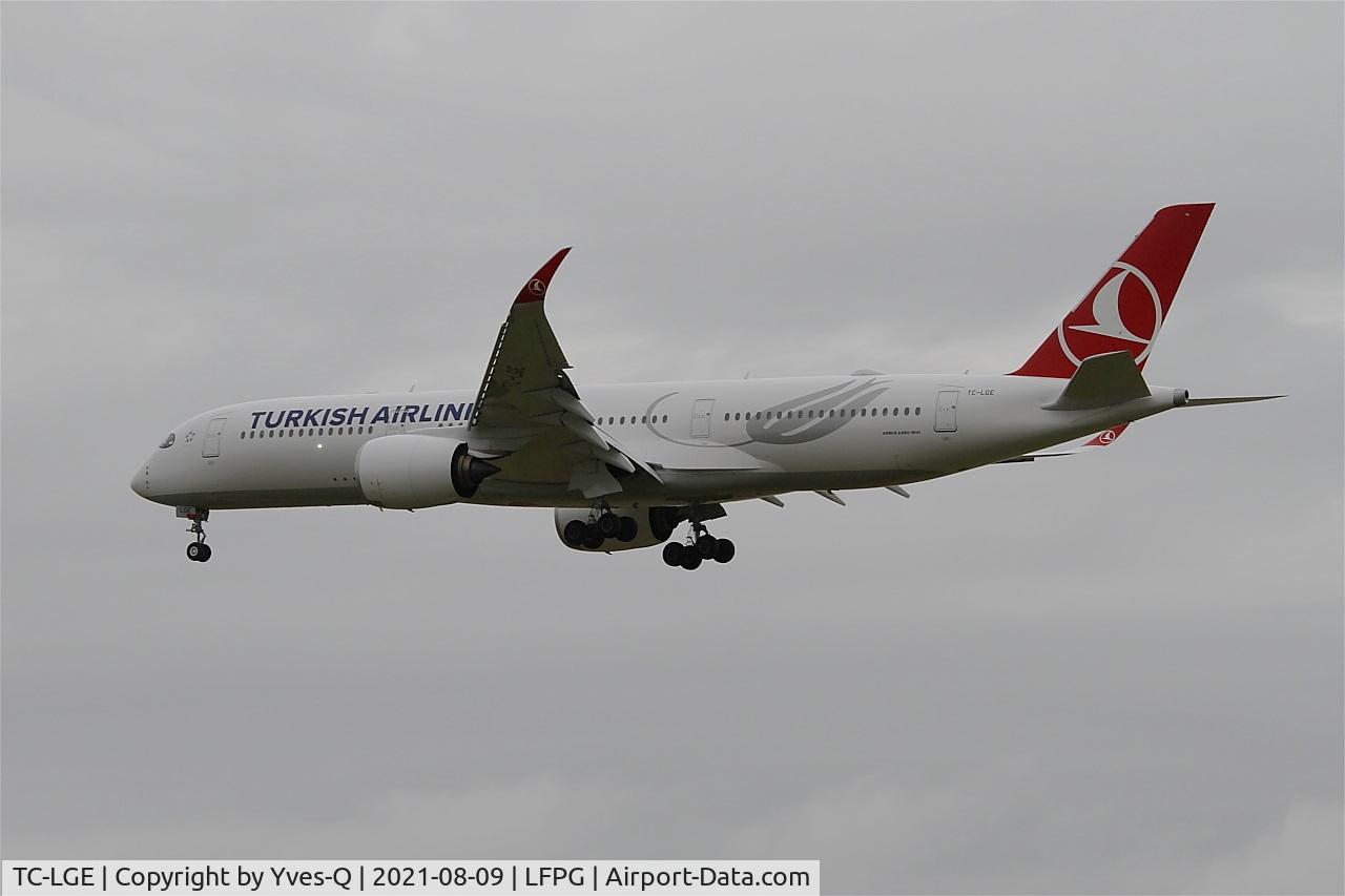 TC-LGE, 2021 Airbus A350-941 C/N 454, Airbus A350-941, On final rwy 26L, Roissy Charles De Gaulle airport (LFPG-CDG)