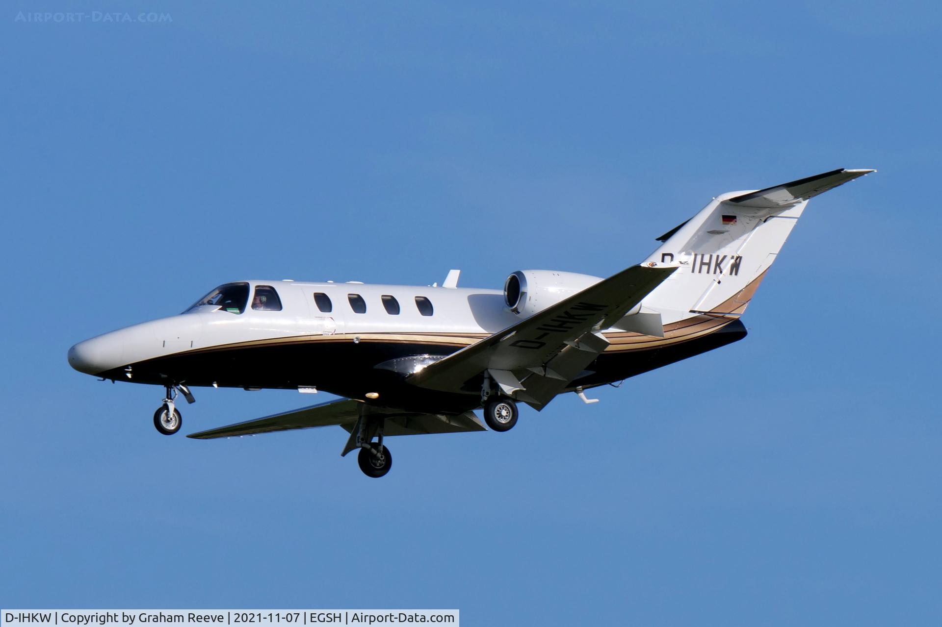 D-IHKW, 2008 Cessna 525 CitationJet CJ1+ C/N 525-0677, Landing at Norwich.
