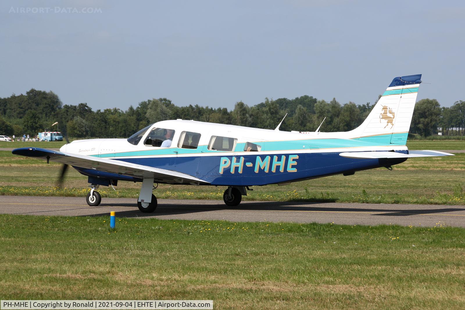 PH-MHE, Piper PA-32R-301 Saratoga SP C/N 32R-8013089, at teuge